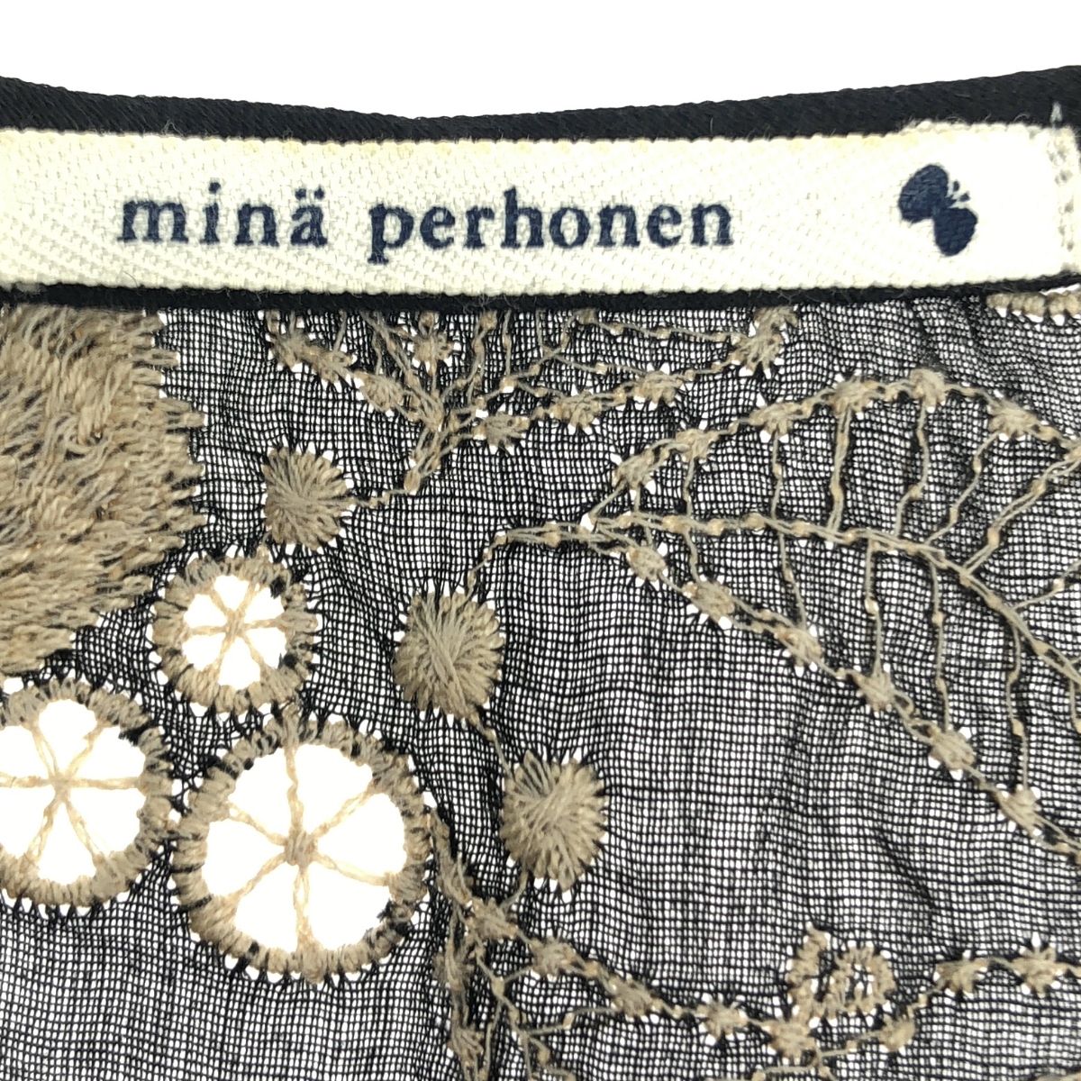 mina perhonen / ミナペルホネン carnival  エンブロイダリー プルオーバーブラウス シャツ