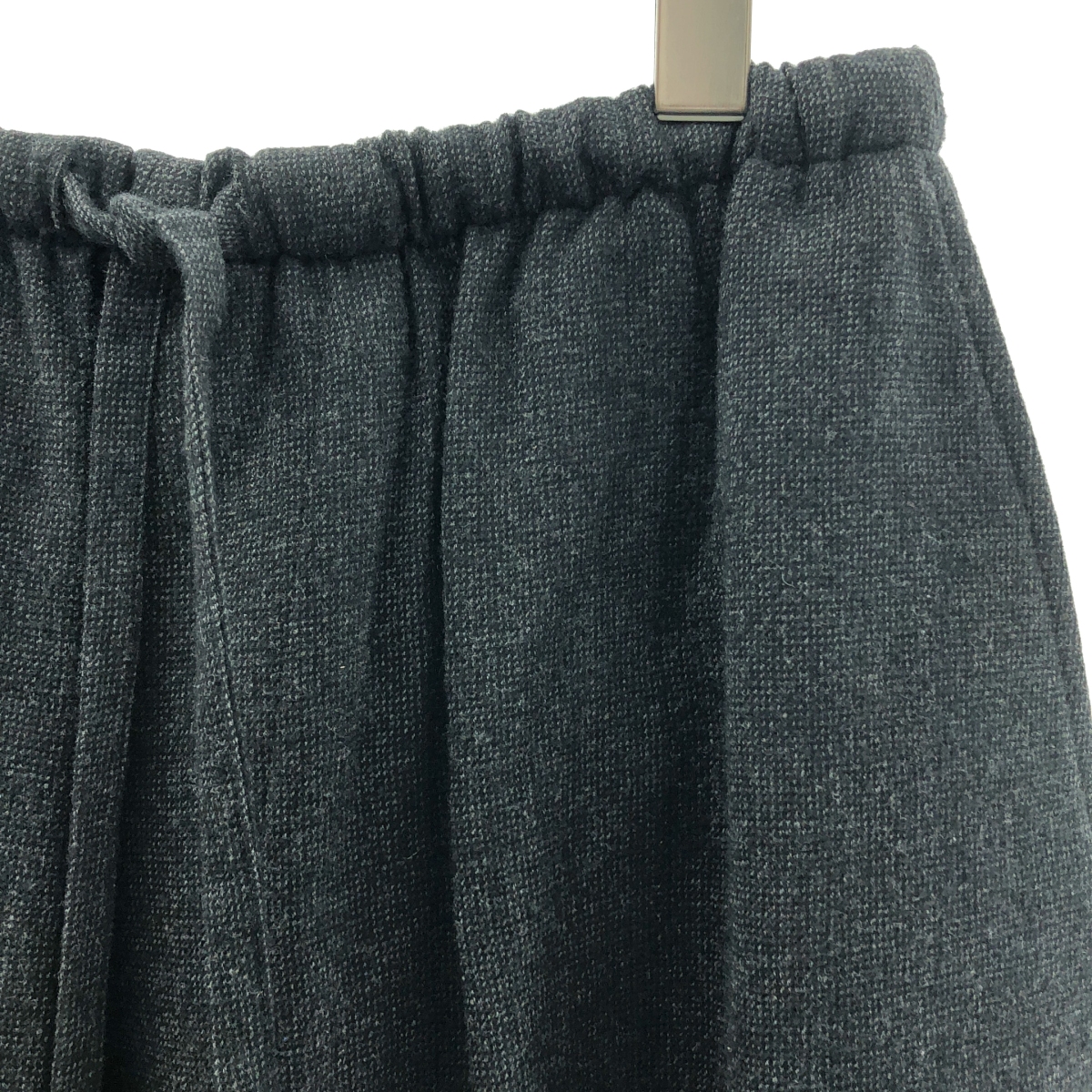 COMOLI / コモリ 強縮ウール ドローストリングパンツ