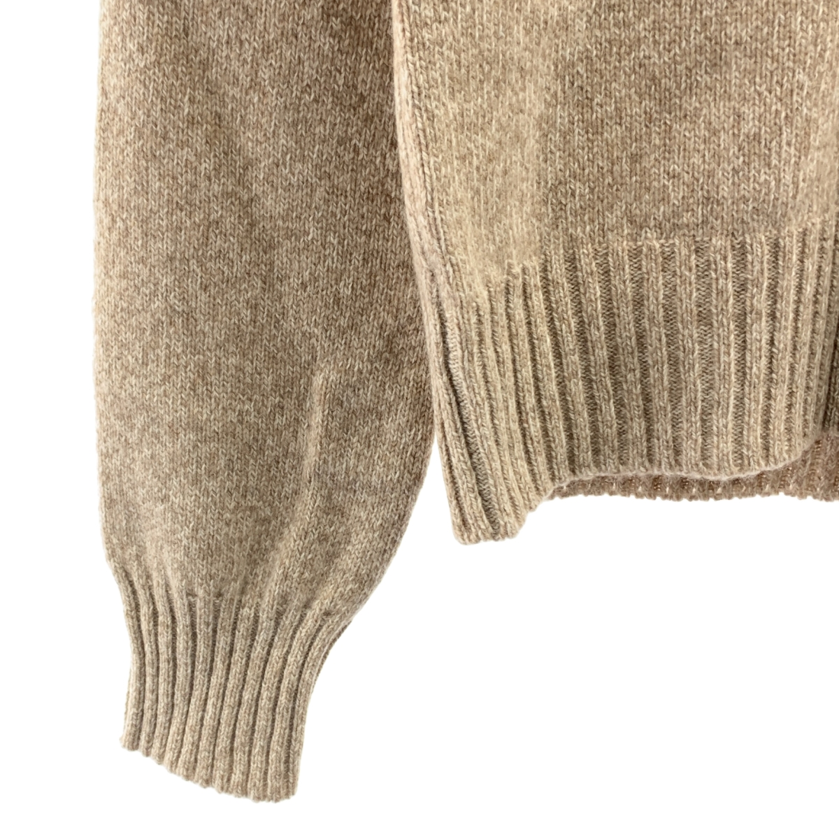 AMI Alexandre Mattiussi / アミ・アレクサンドルマテュッシ ワンポイントロゴ ニット セーター