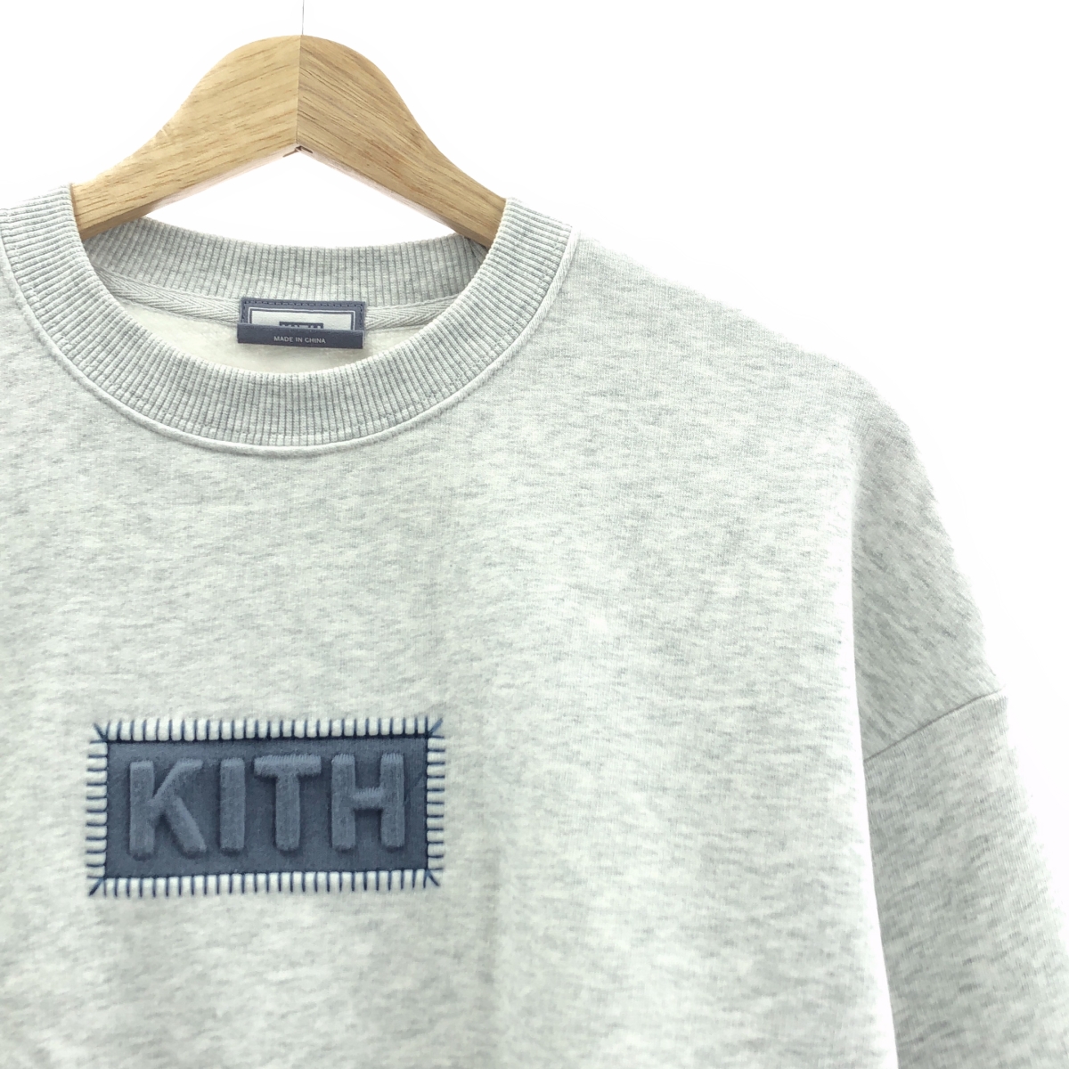 KITH / キス Loyalty Box Logo Elevation Nelson Crewneck エンボス ボックスロゴ クルーネック スウェット
