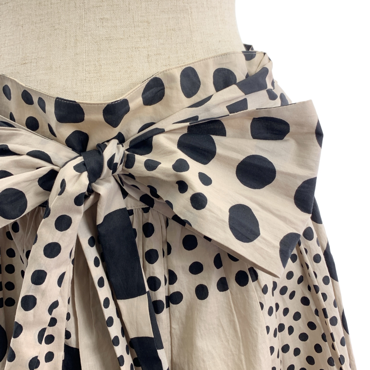 mina perhonen / ミナペルホネン universe コットン ドット ギャザースカート