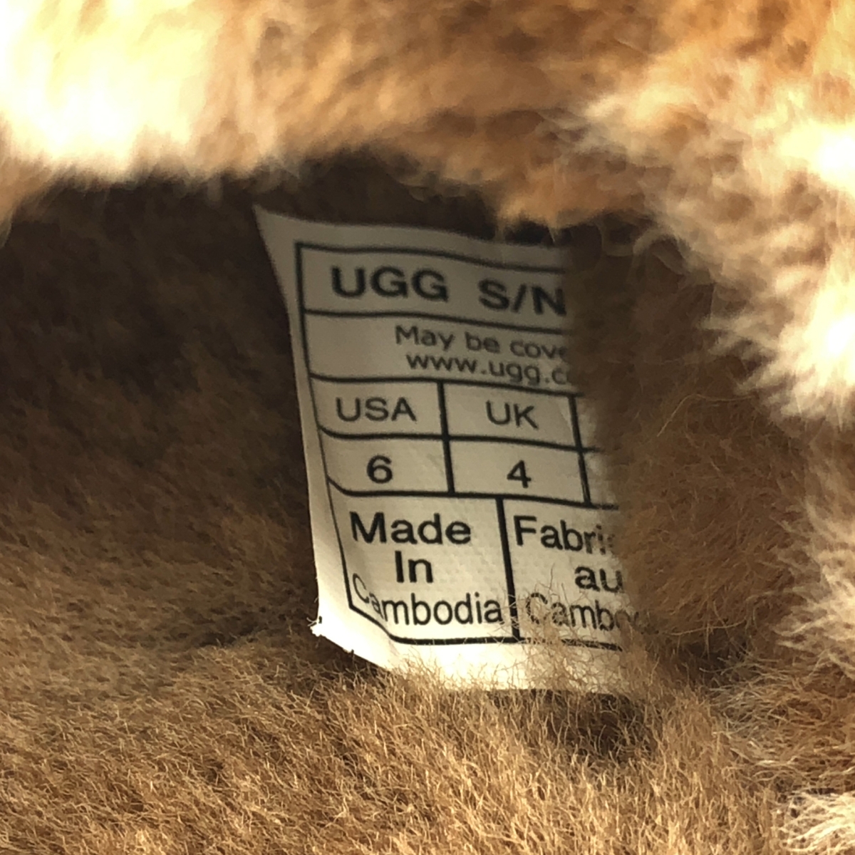 UGG / アグ Cozetta Logograph / ロゴ ファー ボリュームサンダル