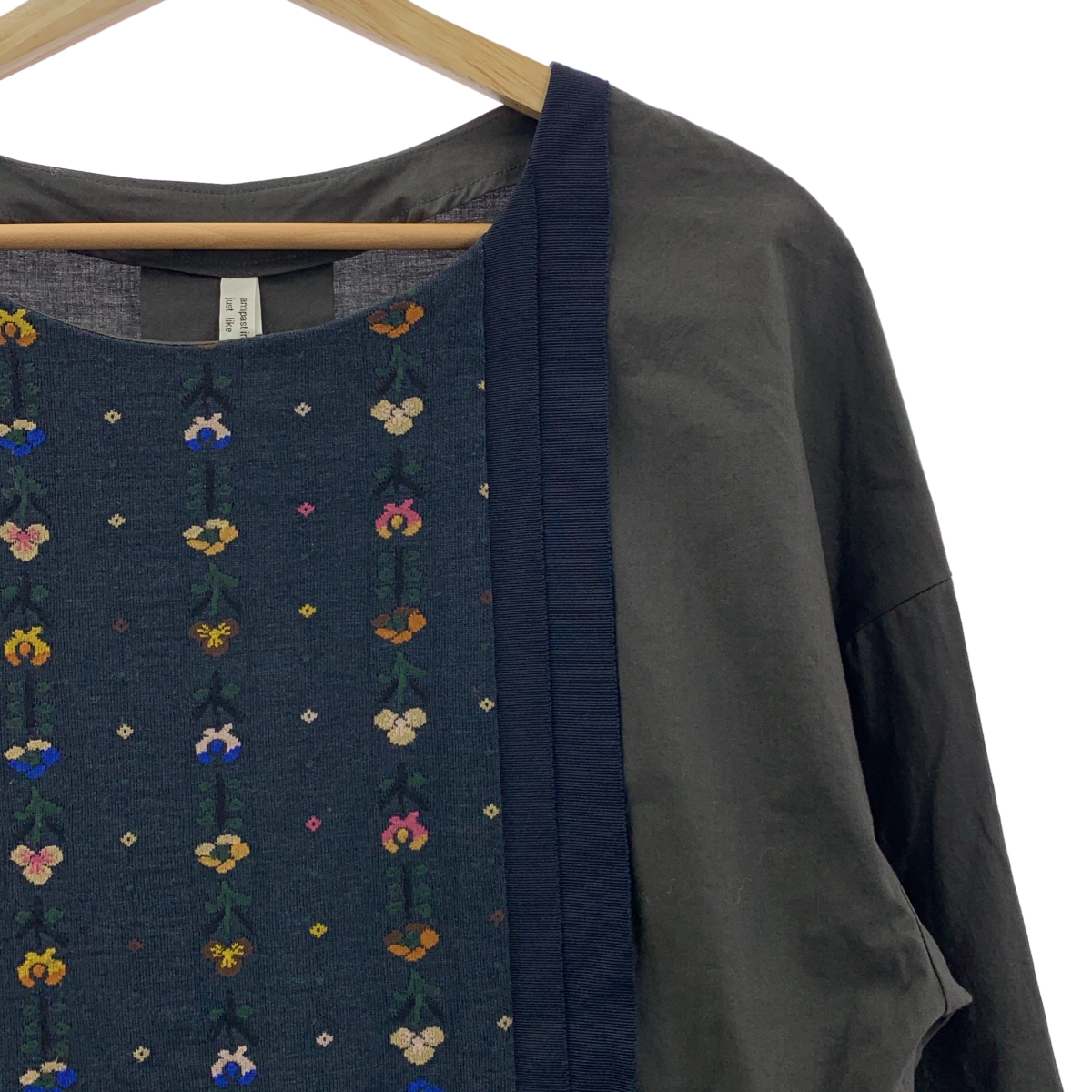 ANTIPAST / アンティパスト 異素材 切替 フラワー ニット ポケット付き ワンピース