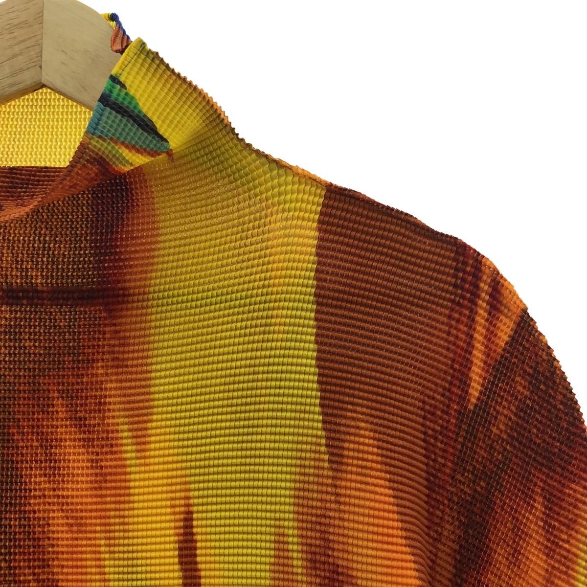 me ISSEY MIYAKE / ミーイッセイミヤケ Design Print Pleated プリント プリーツ ハイネック カットソー