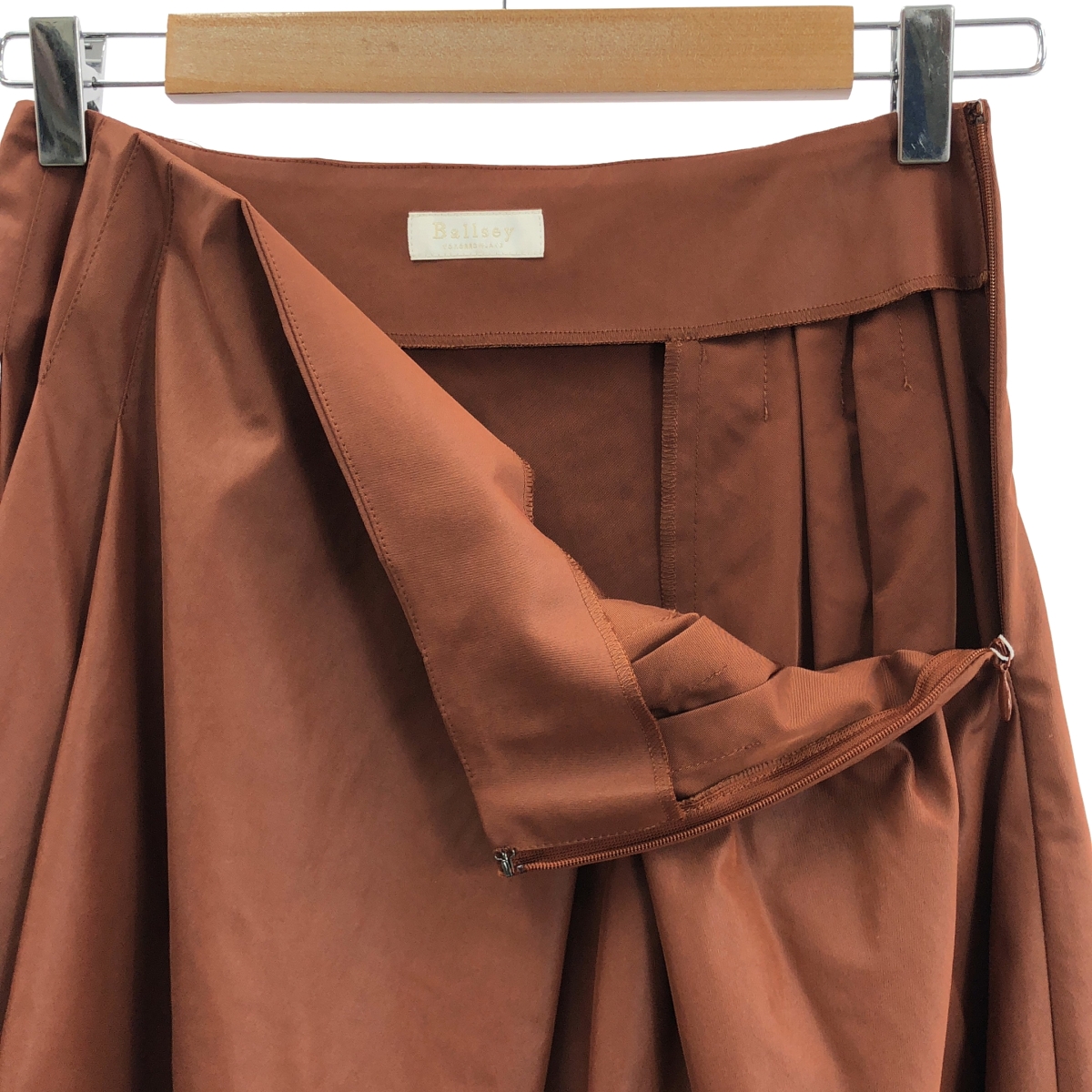 Tomorrowland BALLSEY / トゥモローランドボールジー ウェットピーチツイル サイドタックスカート