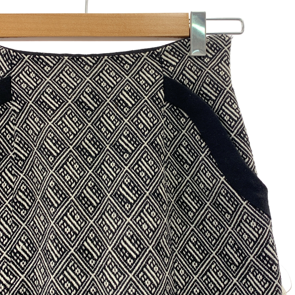 Mame Kurogouchi / マメクロゴウチ ジャガード フリンジ バックジップ スカート / 裏地付き