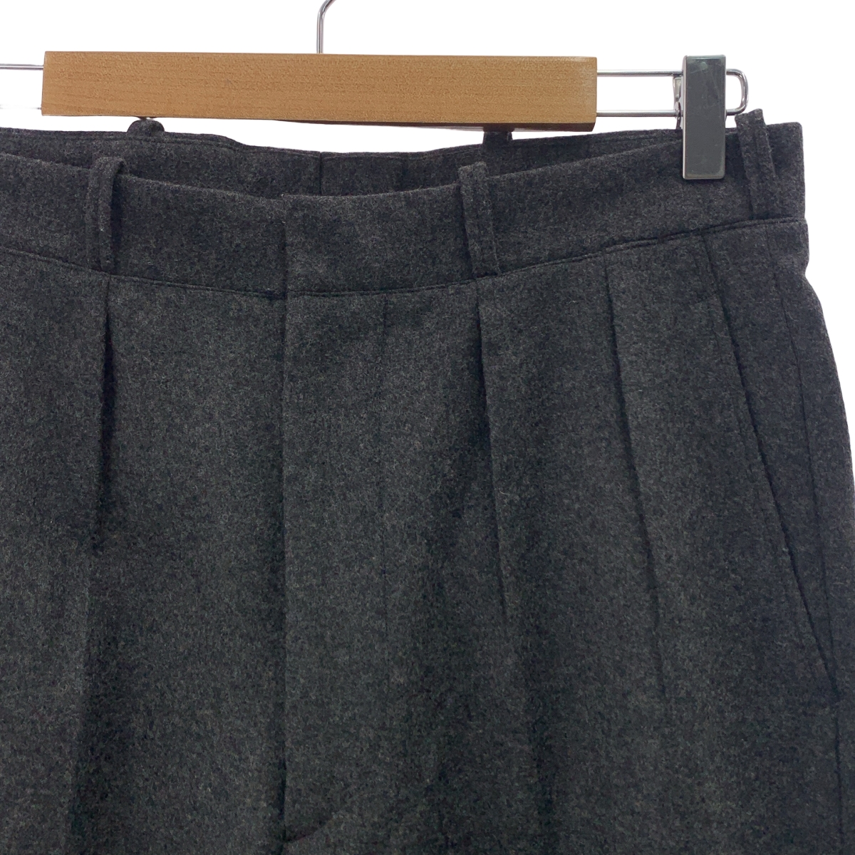 HEUGN / ユーゲン Freddie ウールフランネル2インプリーツテーパードパンツ