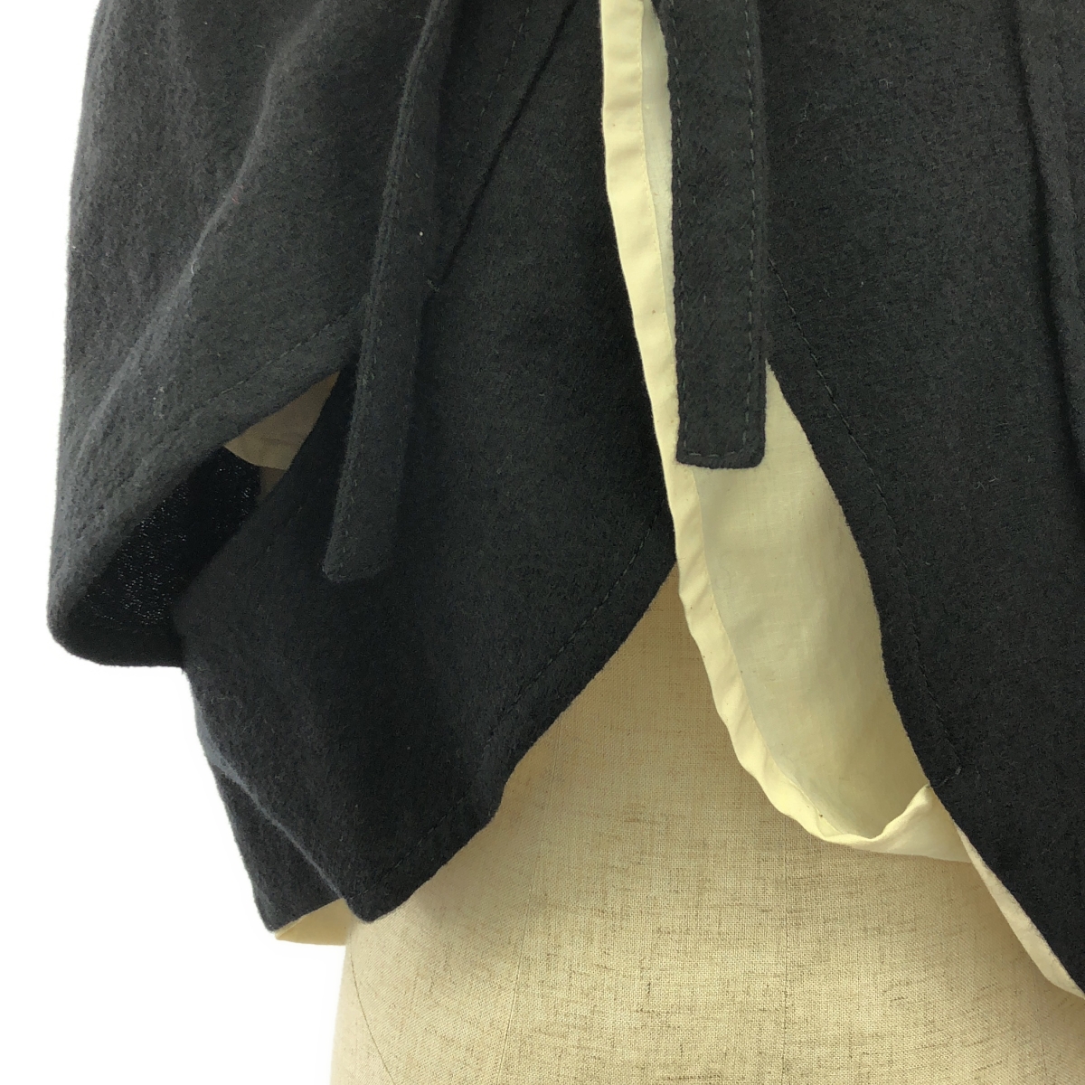 tricot COMME des GARCONS / トリココムデギャルソン ウール フロントリボン ケープジャケット