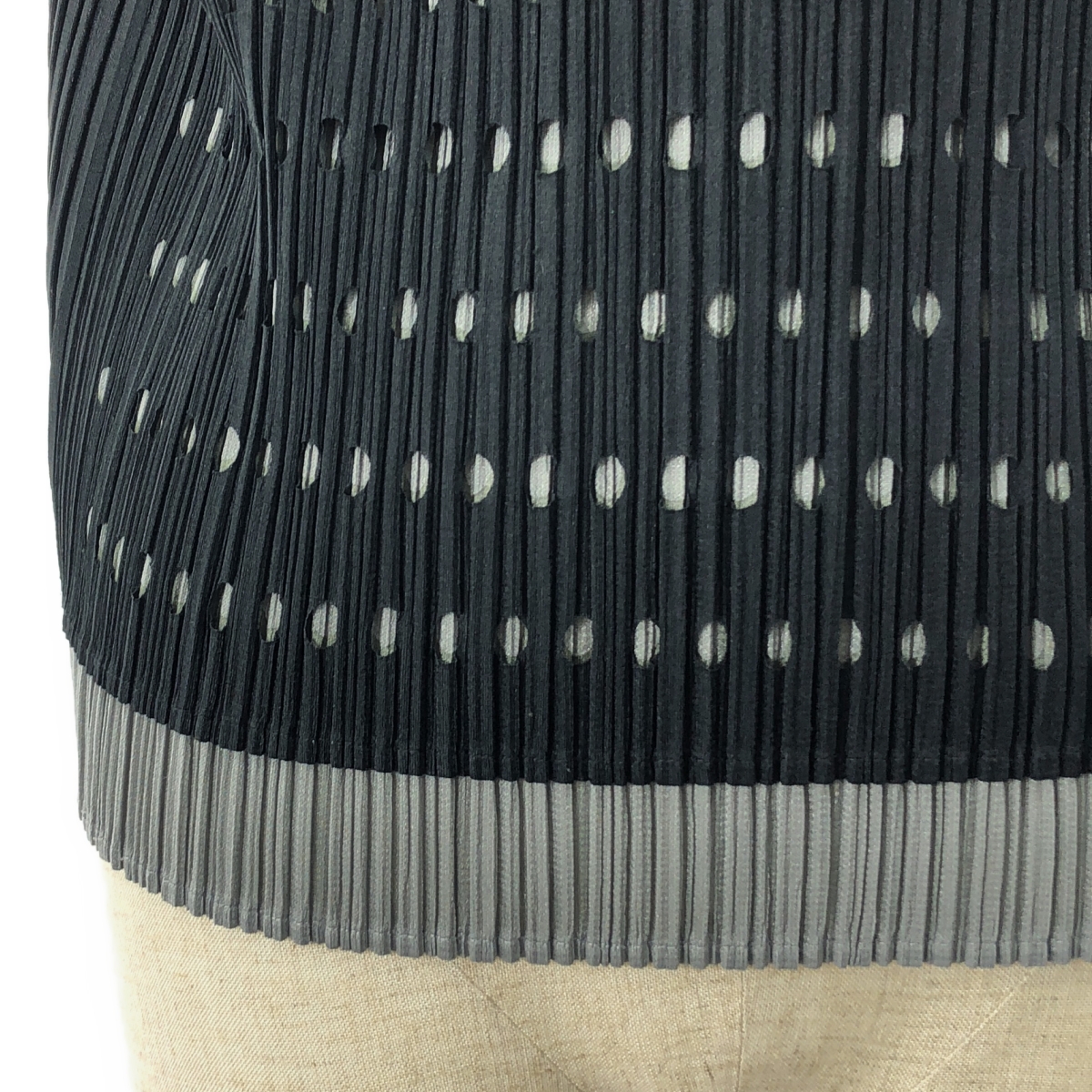 PLEATS PLEASE ISSEY MIYAKE / プリーツプリーズイッセイミヤケ ドット カッティング レイヤード プリーツ カットソー