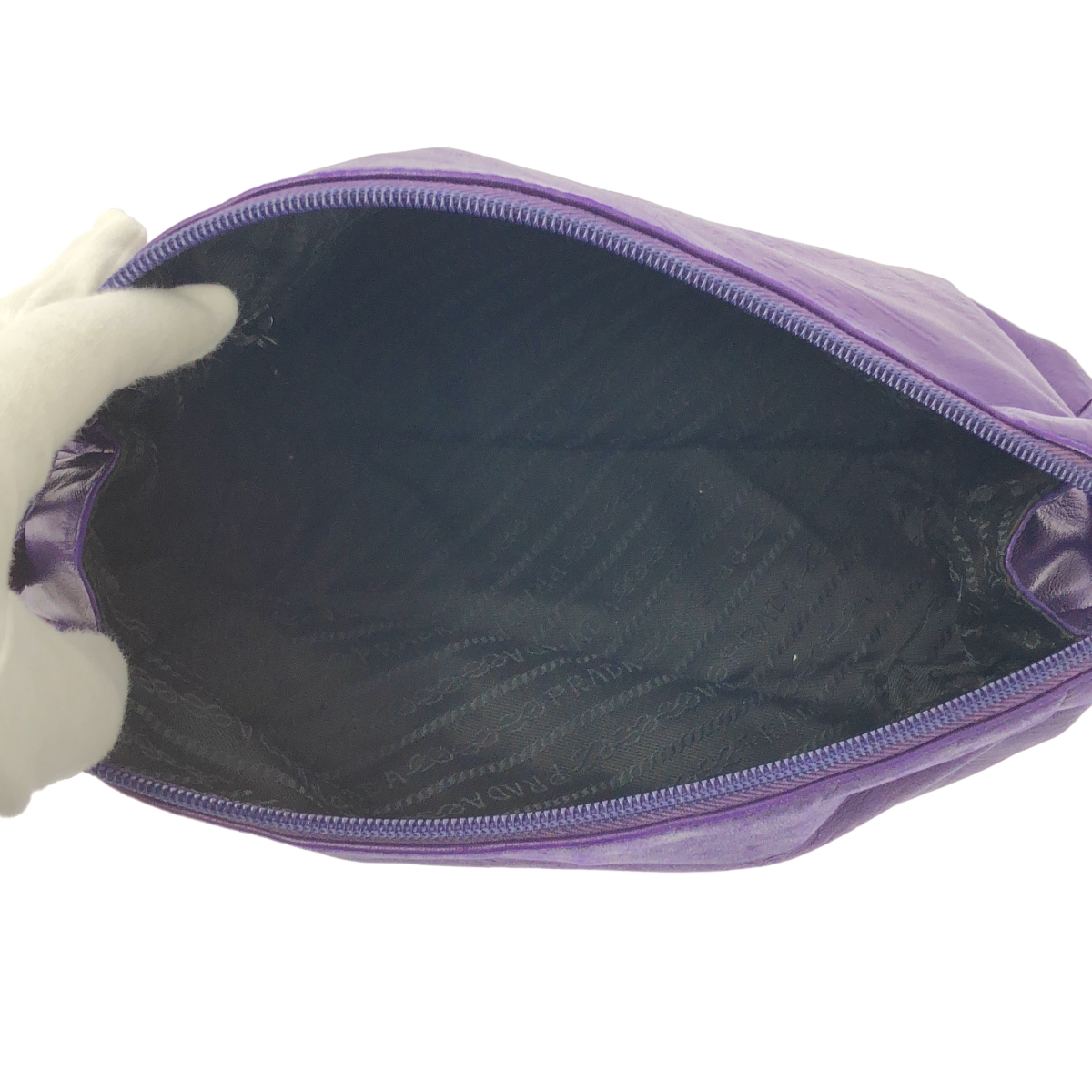 PRADA / プラダ レザー エンボス トライアングル 三角プレート ロゴ クラッチ バッグ