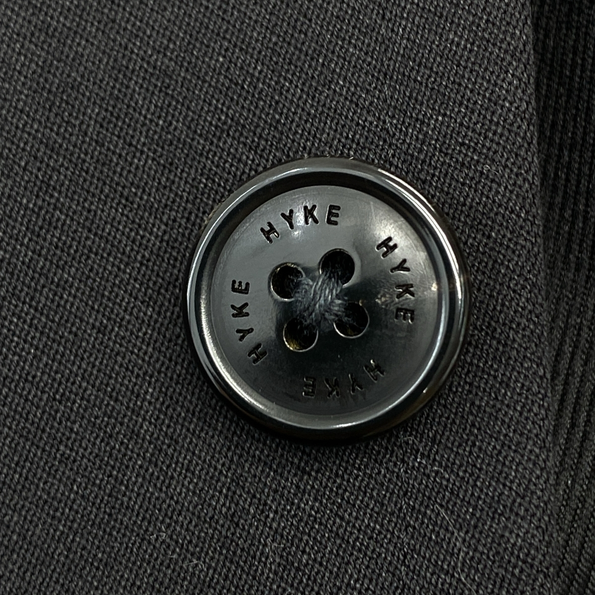 HYKE / ハイク DOUBLE CLOTH VEST / オーバーシルエット ロゴボタン スリーブレス ジャケット ベスト