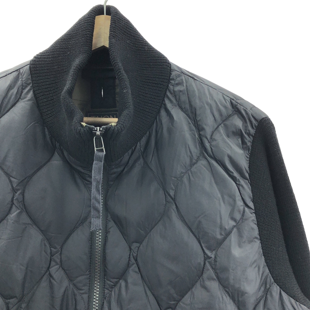 TAION / タイオン ニットスリーブ キルティング ナイロン ダウンジャケット