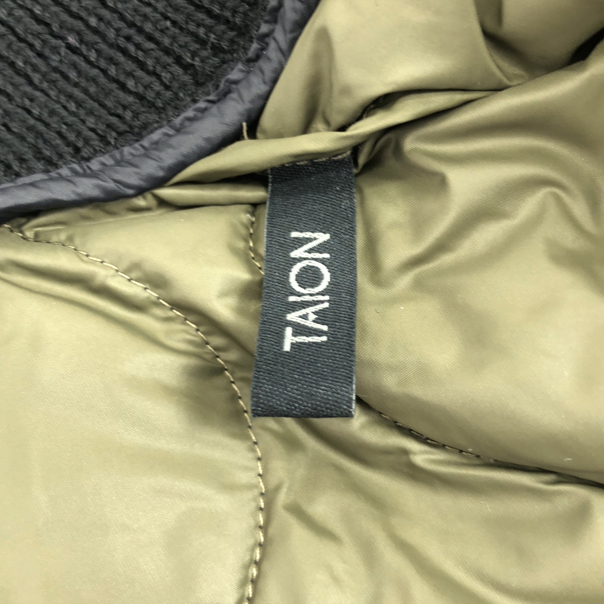 TAION / タイオン ニットスリーブ キルティング ナイロン ダウンジャケット