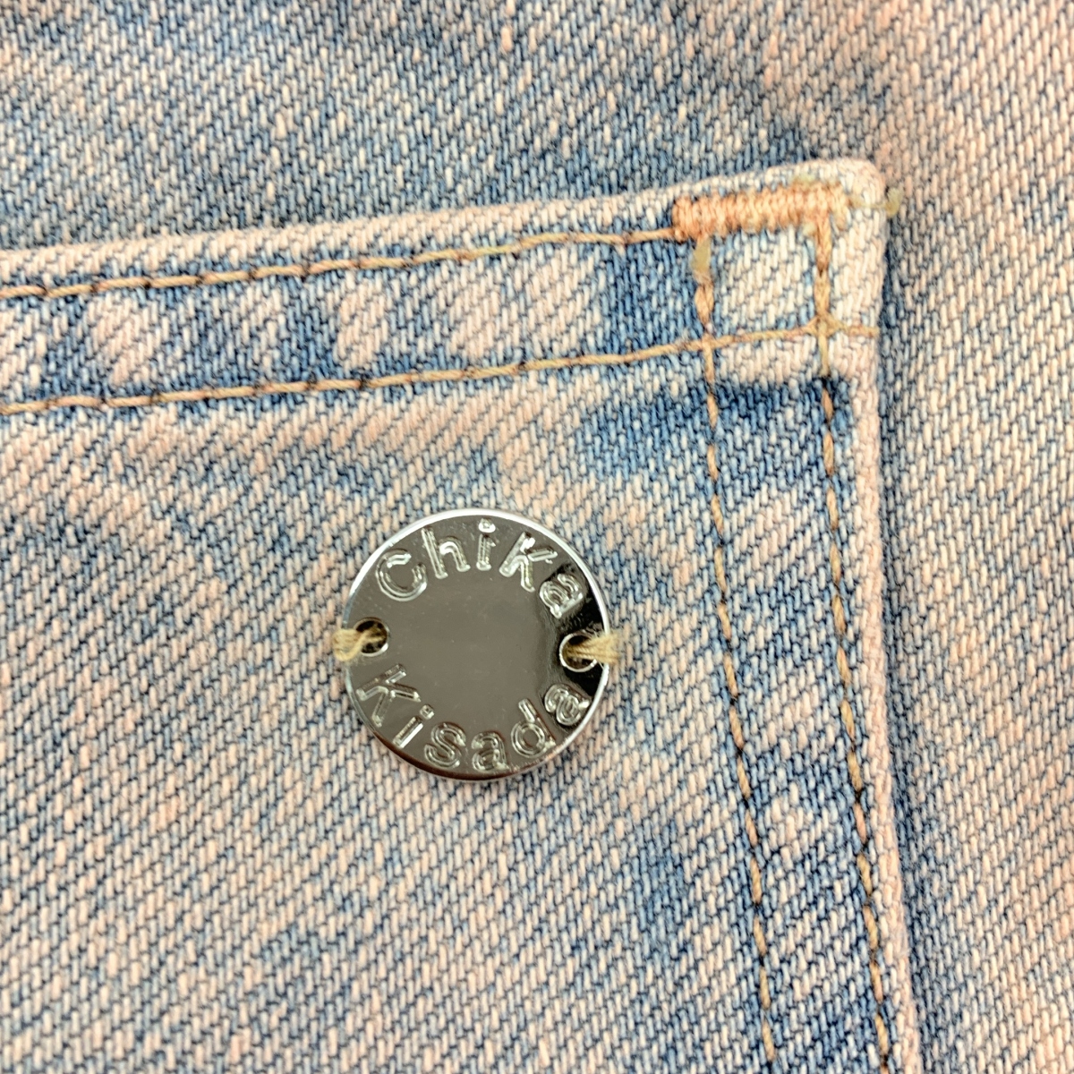 Chika Kisada / チカキサダ ロゴチャーム ブーツカット フレア ワイド デニムパンツ