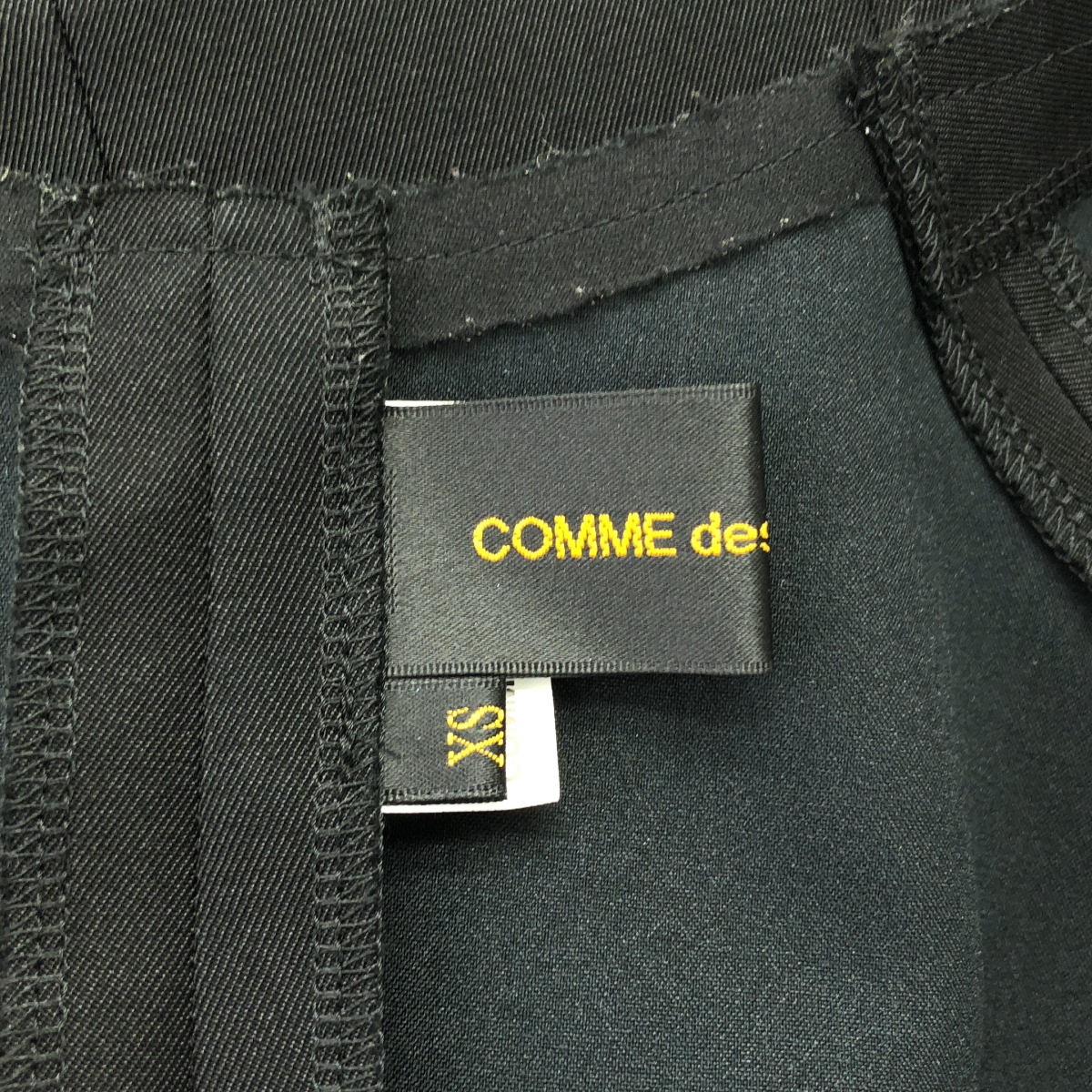 COMME des GARCONS / コムデギャルソン パッデッドデザイン ウールシルク 変形 ベスト