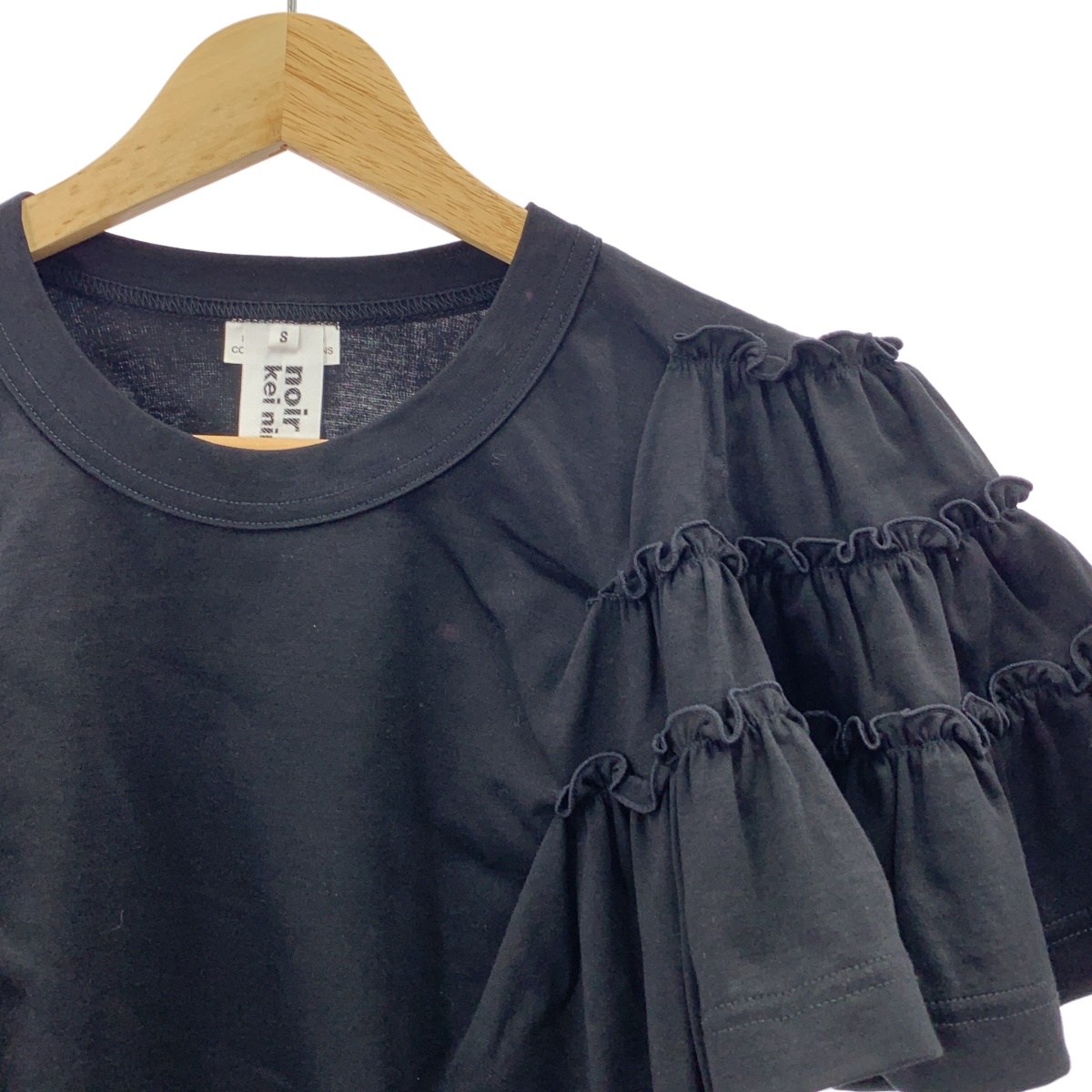 noir kei ninomiya / ノワールケイニノミヤ フリルフレアスリーブ コットン カットソー