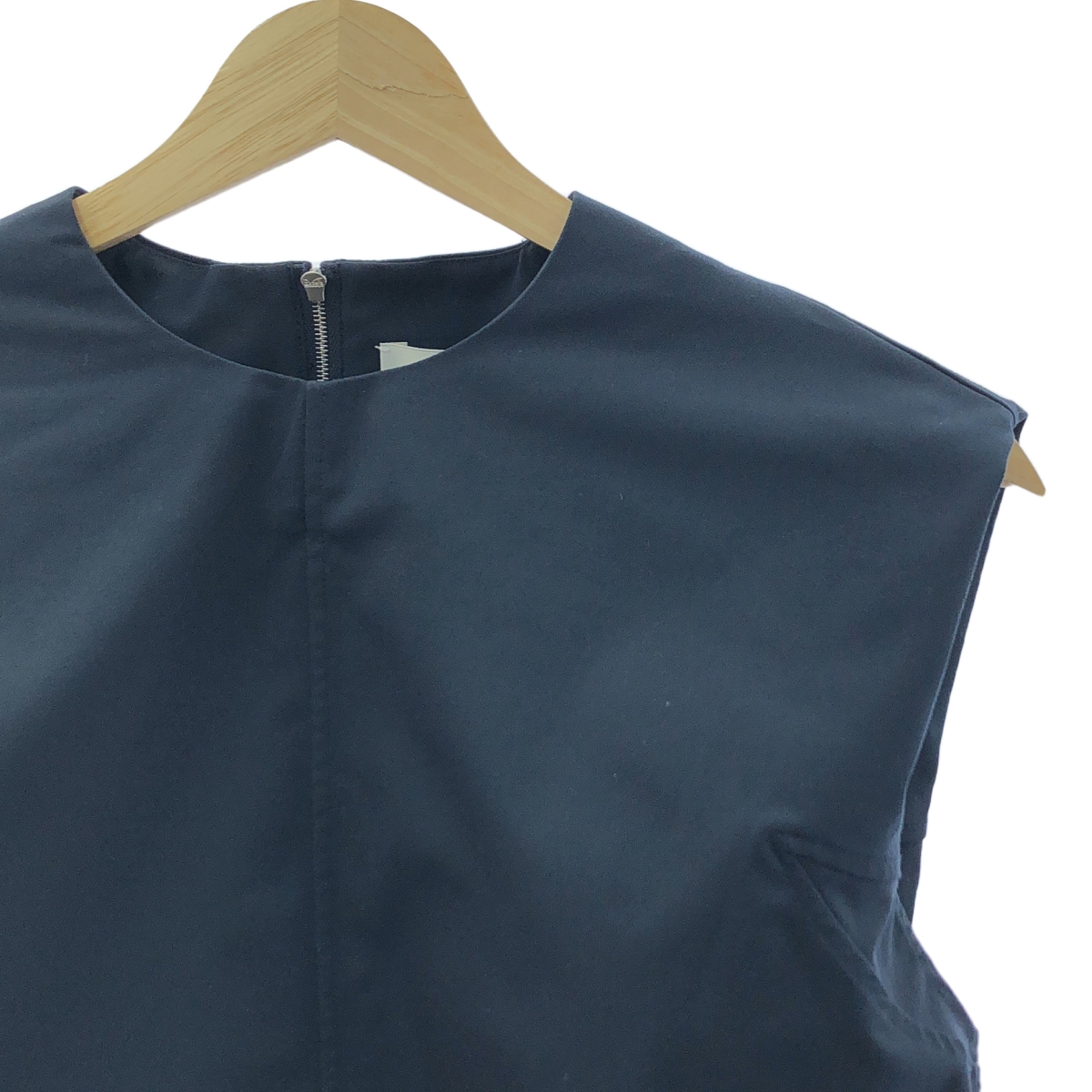 HYKE / ハイク ASLAN TWILL SLEEVELESS TOP / バックジップ スリット スリーブレストップ ブラウス