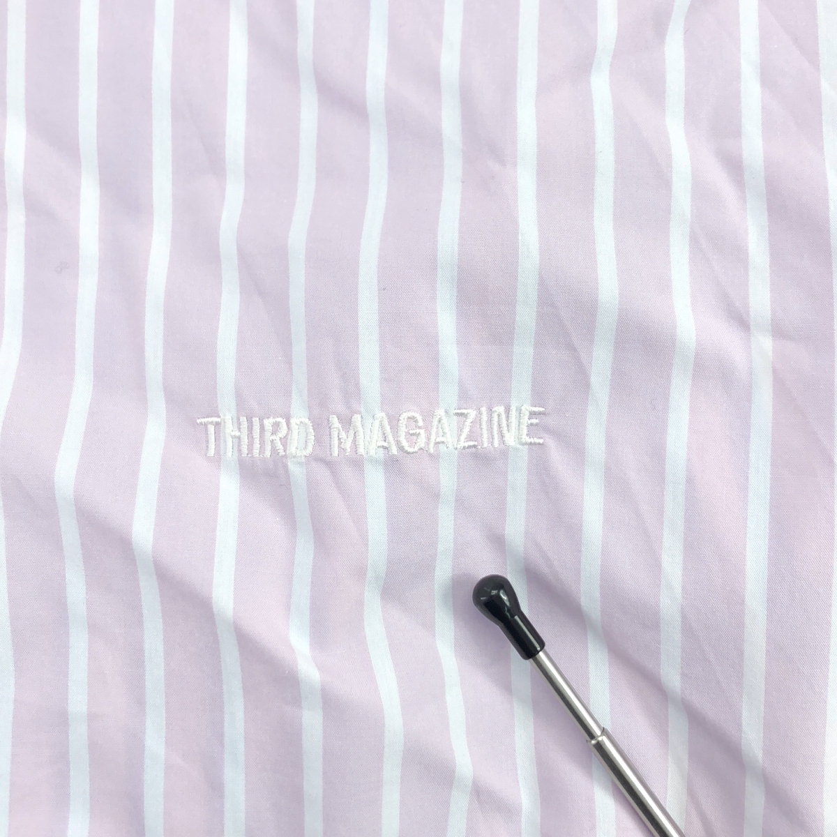 THIRD MAGAZINE / サードマガジン ストライプ ワンポイントロゴ オーバー シャツ ブラウス
