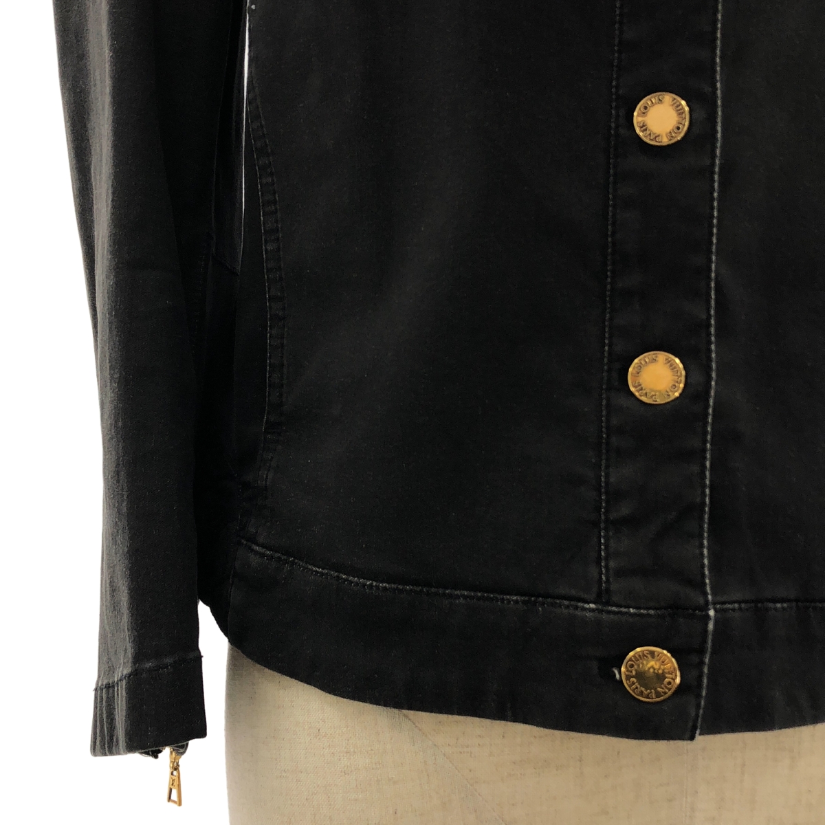 Louis Vuitton / ルイヴィトン モノグラム エンブロイダリー ロゴボタン ラムレザーパイピング ノーカラー ジャケット