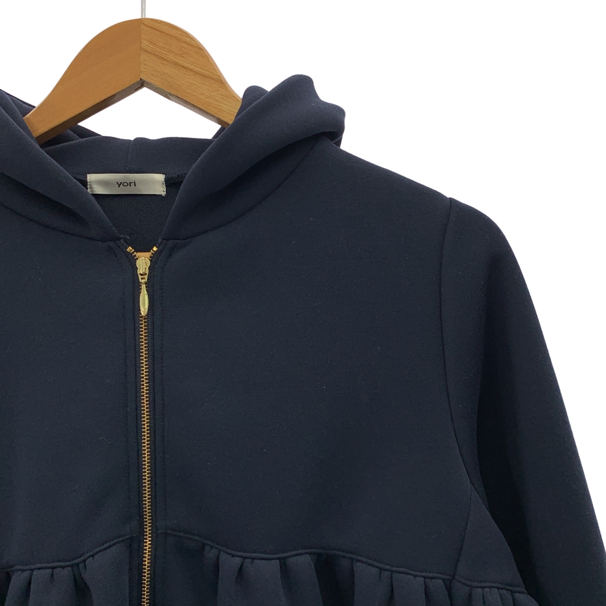 yori / ヨリ ダンボール ティアード パーカー