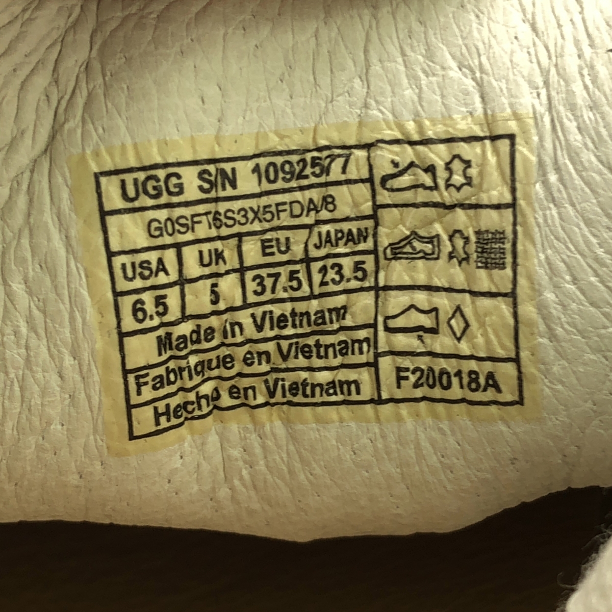 UGG / アグ tye タイ レザーパンチングレザー ローカットスニーカー