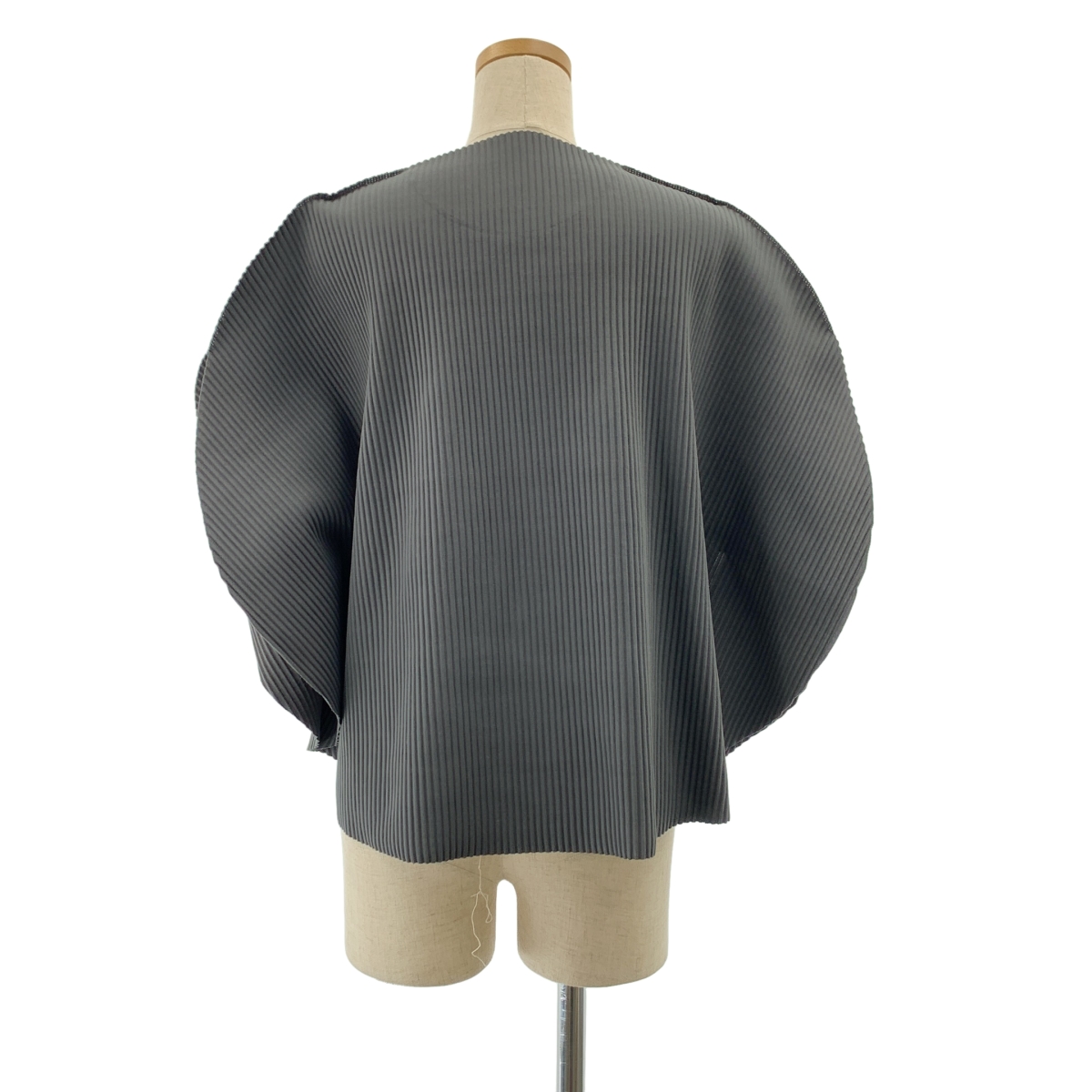 me ISSEY MIYAKE / ミーイッセイミヤケ 変形 サークル プリーツ カットソー