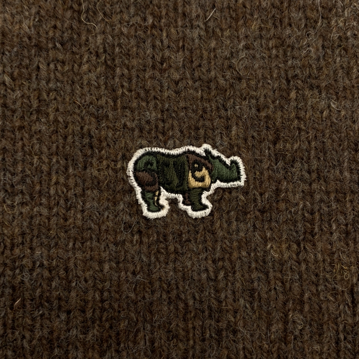 scye basics / サイベーシックス ShetlandWoolCrewNeckSweater / ワッペン シェットランドウールクルーネックセーター ニット