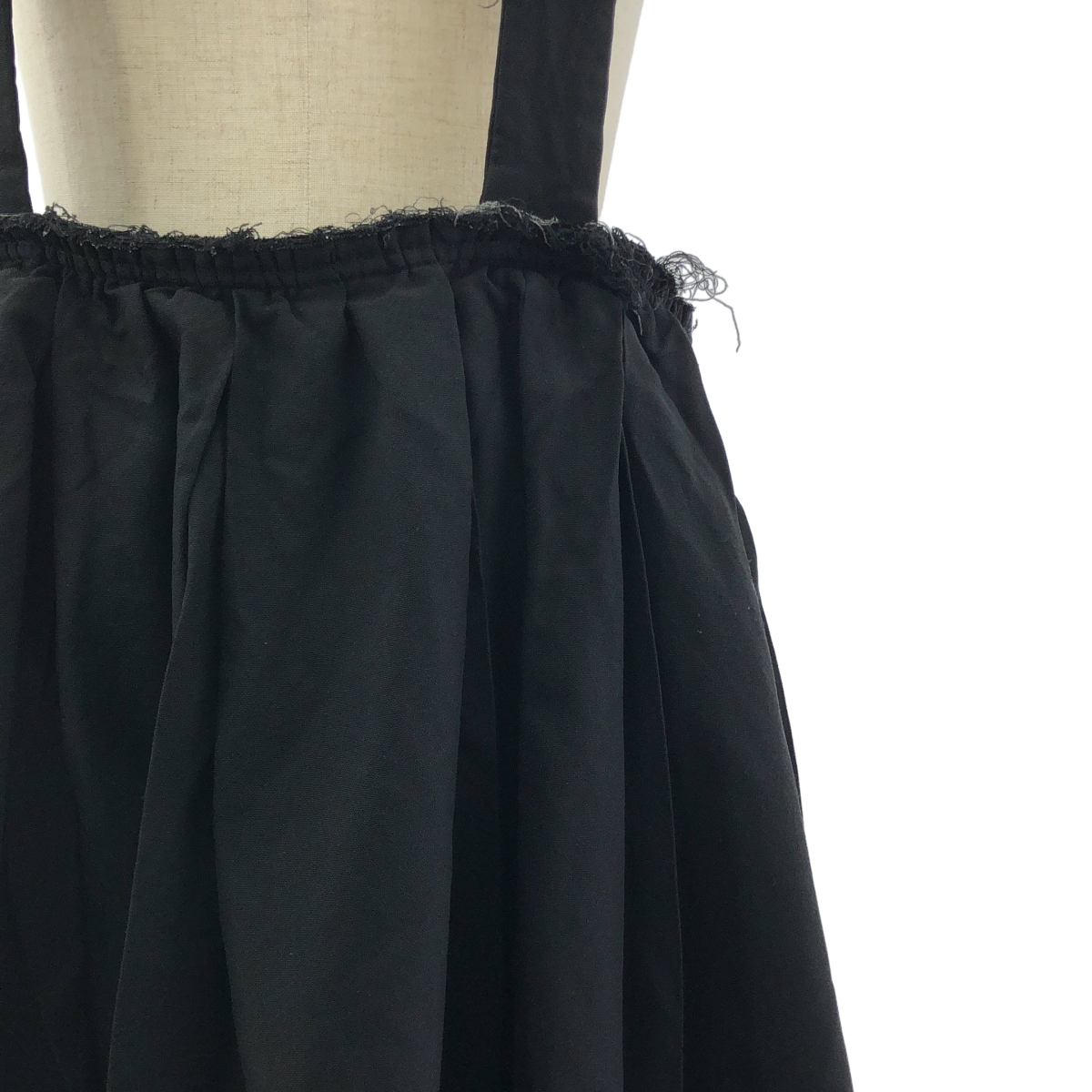 COMME des GARCONS / コムデギャルソン カットオフ ギャザー タック 吊り スカート