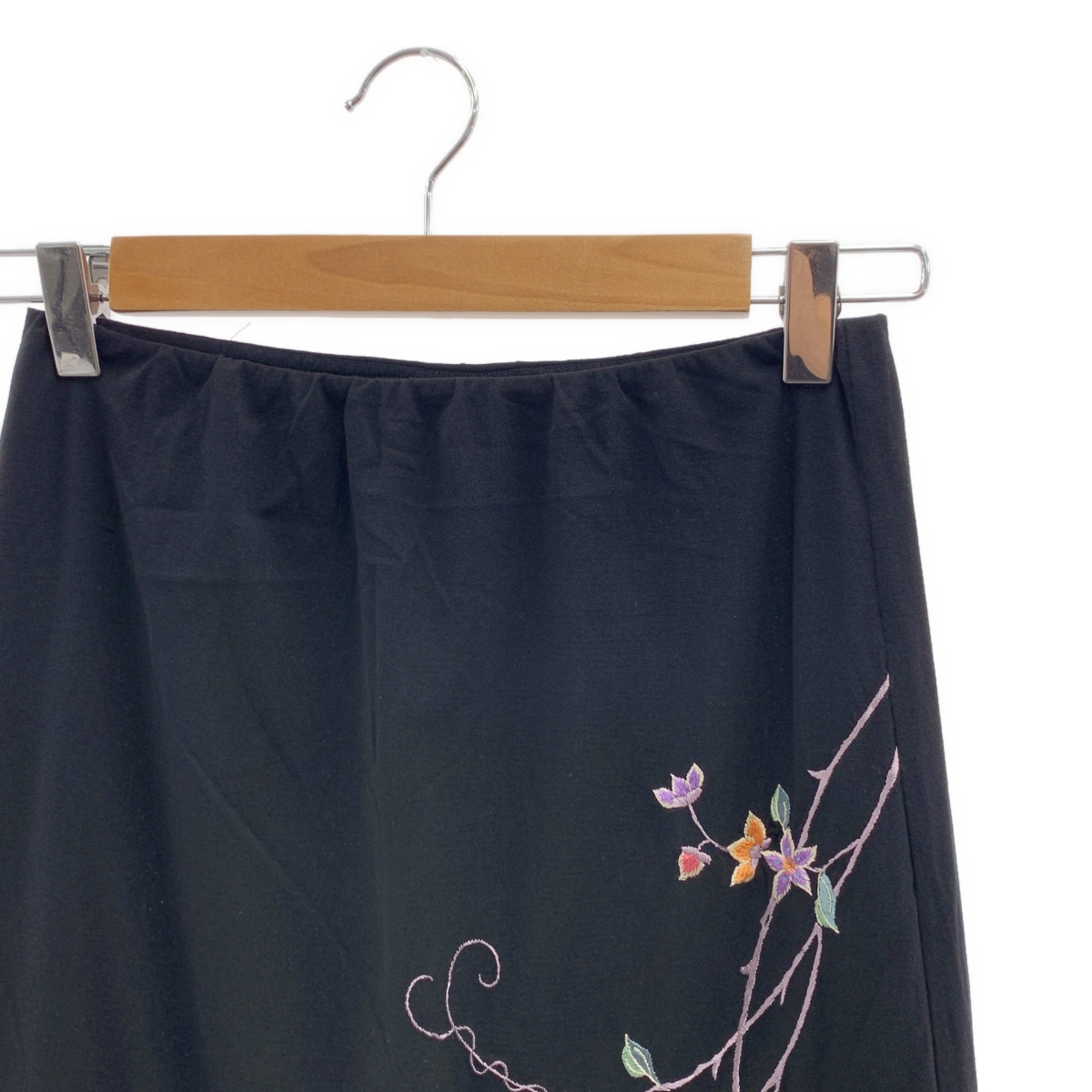 VIVIENNE TAM / ヴィヴィアンタム フラワー エンブロイダリー ロングスカート / 総裏地