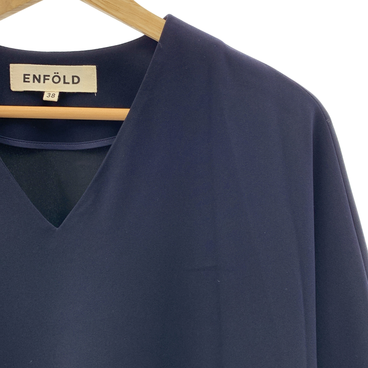 ENFOLD / エンフォルド ダブルクロス Vネック アシンメトリー プルオーバートップス