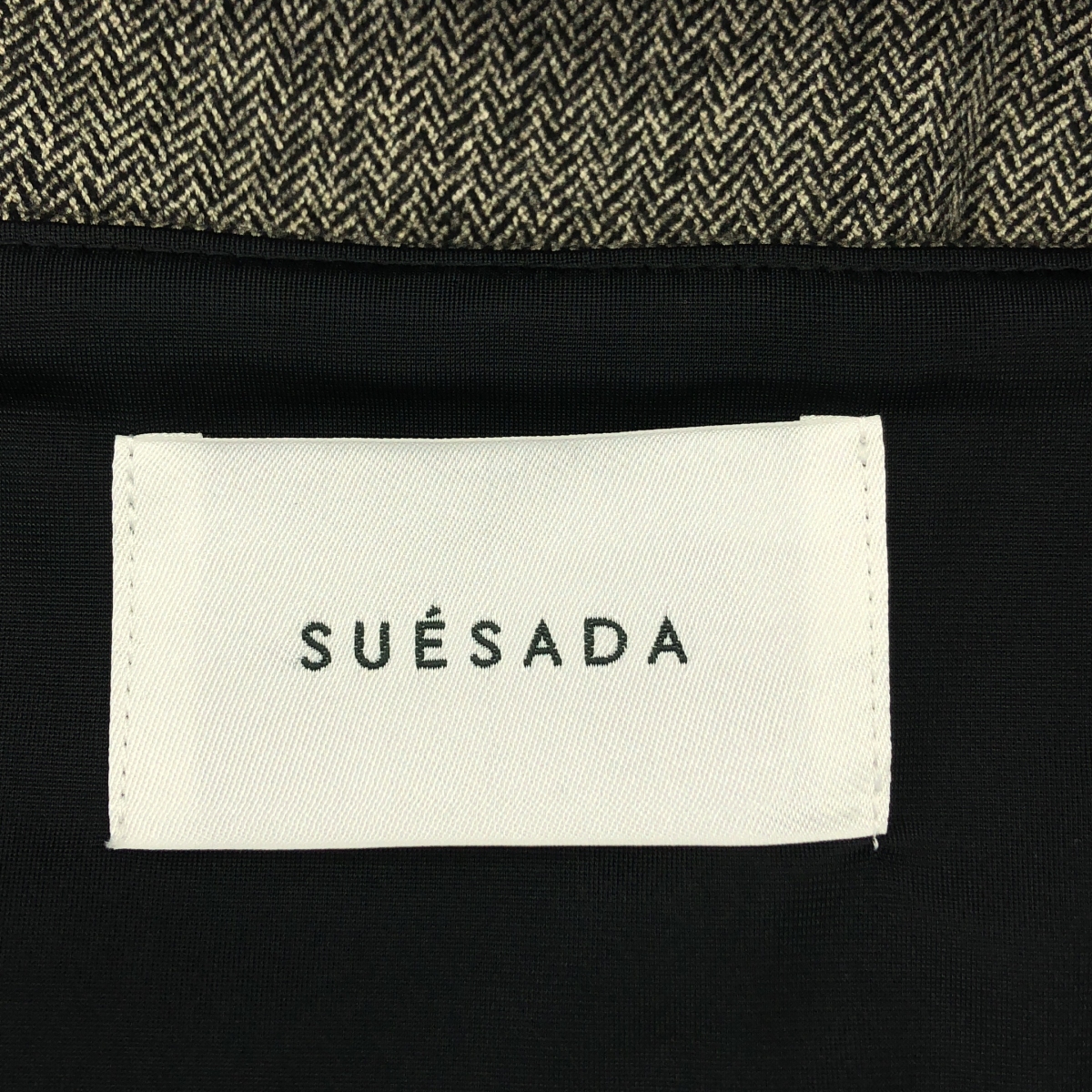 SUÉSADA / スエサダ ヘリンボーン チェーン スリットワンピース