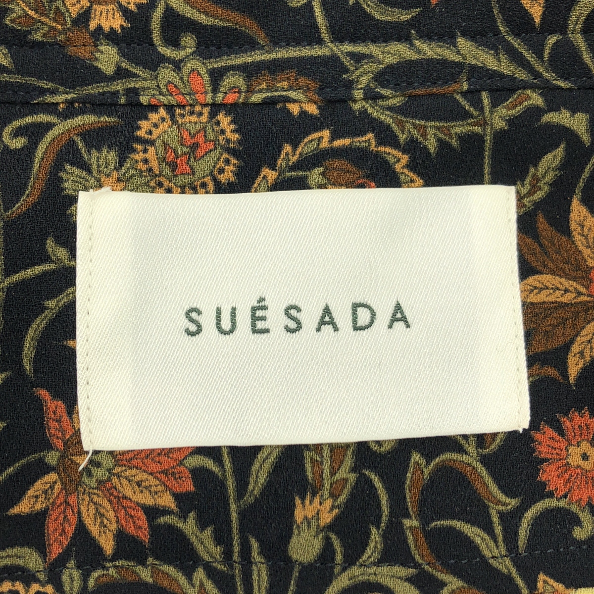 SUÉSADA / スエサダ フラワープリント アシンメトリーブラウス