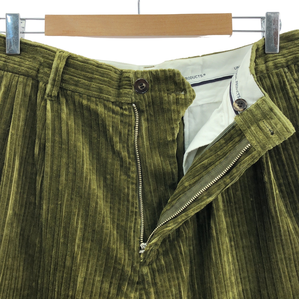 UNIVERSAL PRODUCTS / ユニバーサルプロダクツ 2TUCK CORDUROY PANTS 太畝コーデュロイ 2タック パンツ