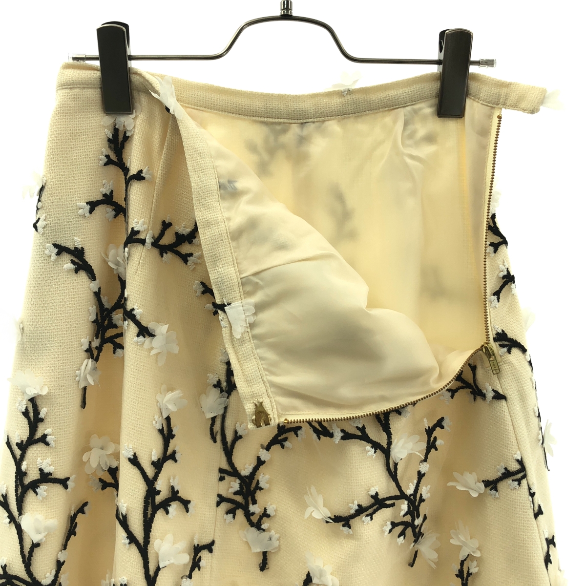 SEVEN TEN by MIHO KAWAHITO / セブンテンバイミホカワヒト フラワー刺しゅうツイードスカート