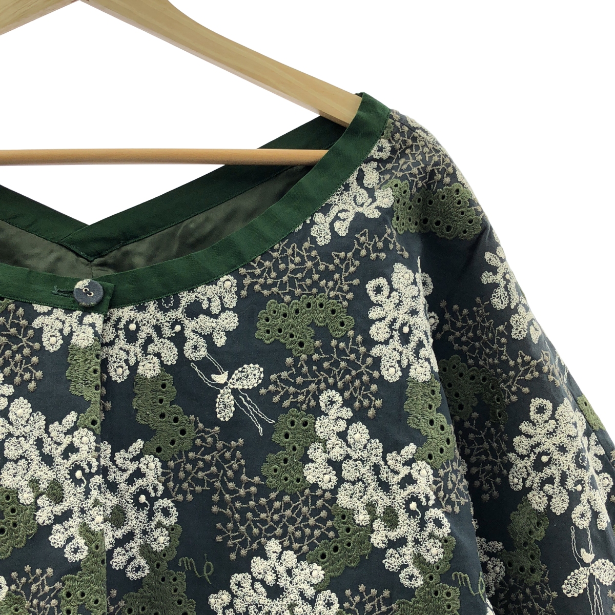 mina perhonen / ミナペルホネン happy camouflage / エンブロイダリー パンチング ジャケット / 総裏地