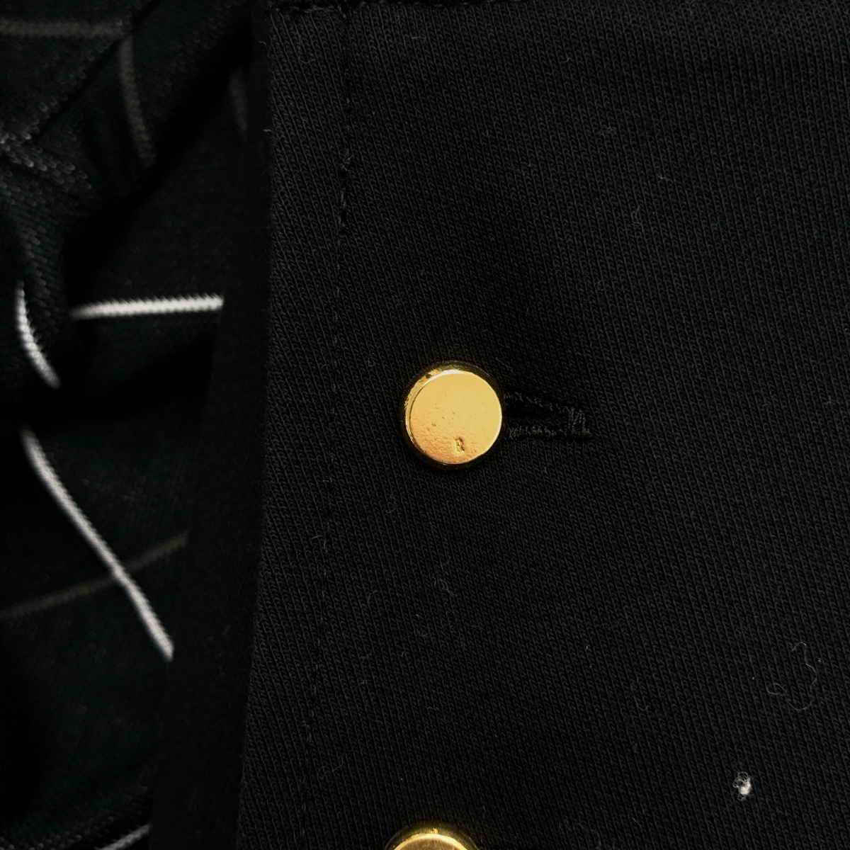 THE RERACS / ザリラクス バックボタン ロゴドローストリング プルオーバー トップス