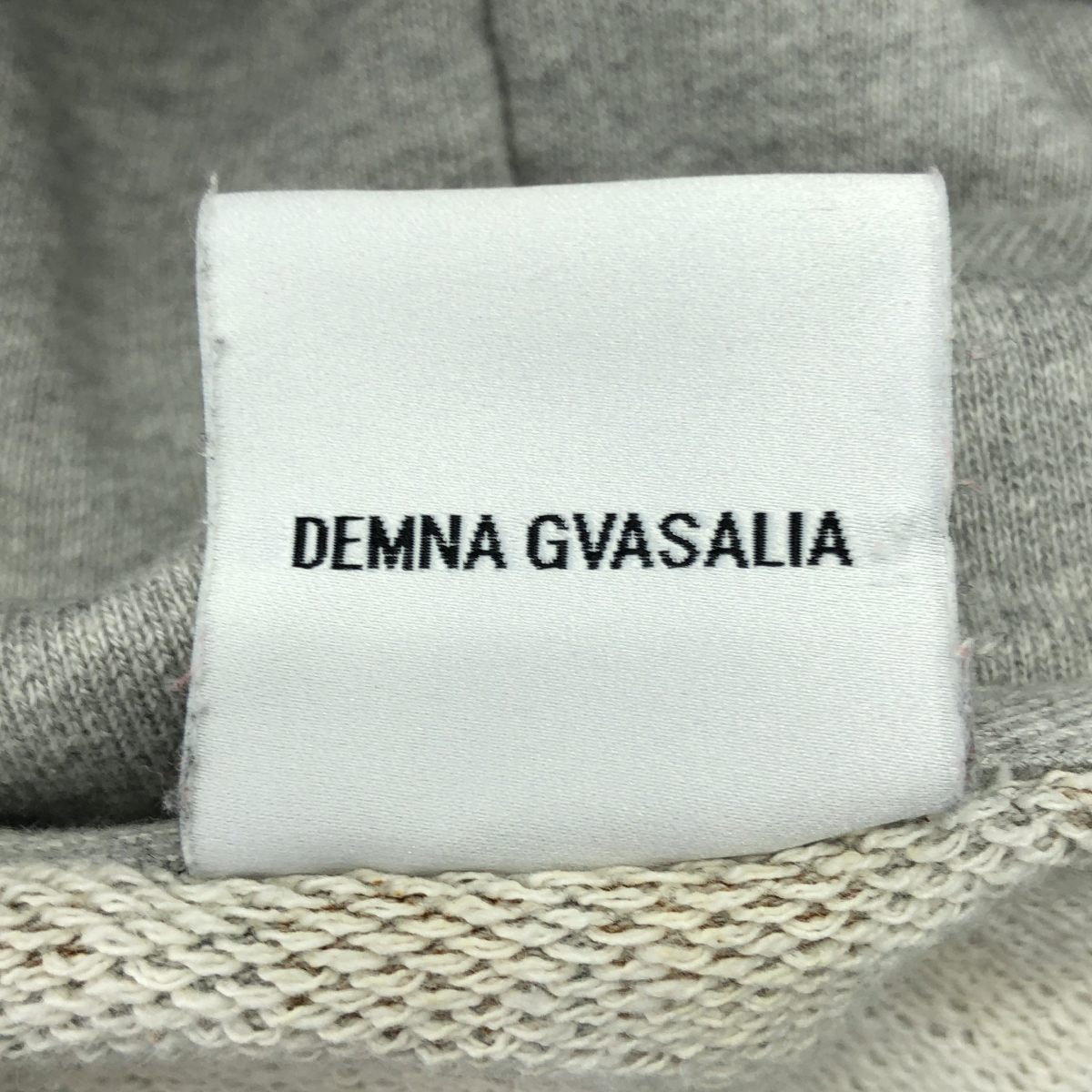 VETEMENTS / ヴェトモン バックロゴ プリント プルオーバー パーカー