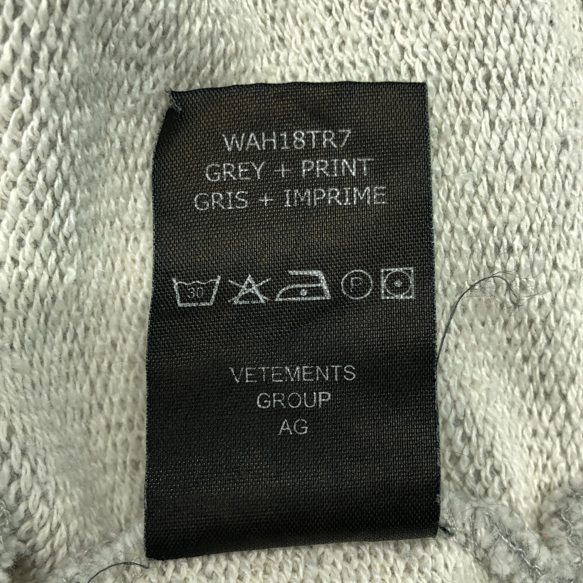 VETEMENTS / ヴェトモン バックロゴ プリント プルオーバー パーカー