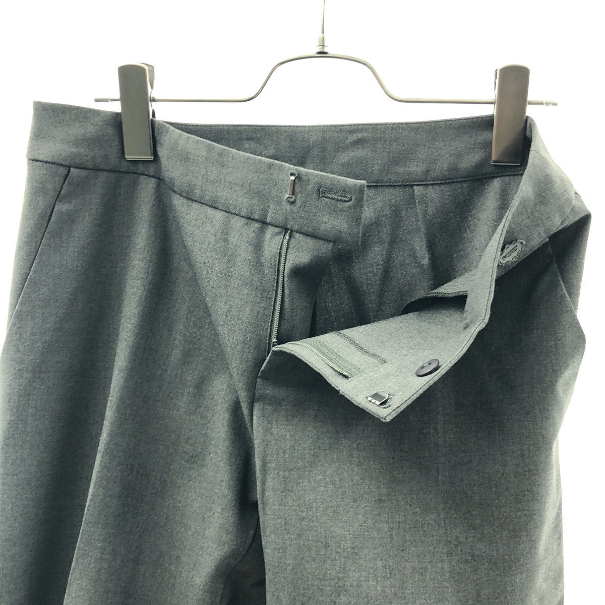 FOXEY NEW YORK / フォクシーニューヨーク プレートロゴ スラックス パンツ