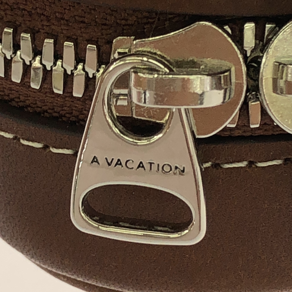 A VACATION / アヴァケーション CARRIE ORANGE PAISLEY / レザー切替 エンブロイダリー ワンショルダーバッグ