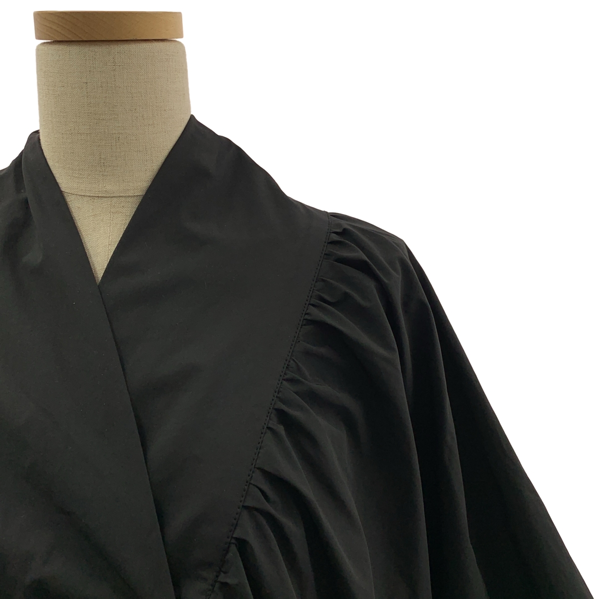 quitan / キタン Vネック ギャザー ワンピース