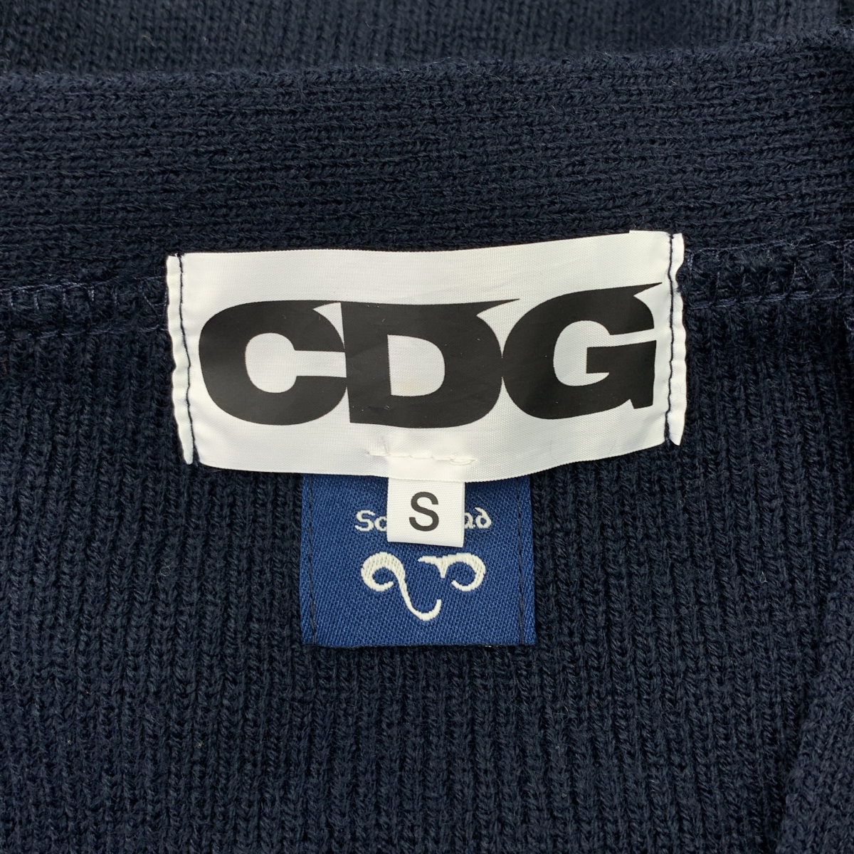 その他 CDG プリントロゴ アクリル カーディガン