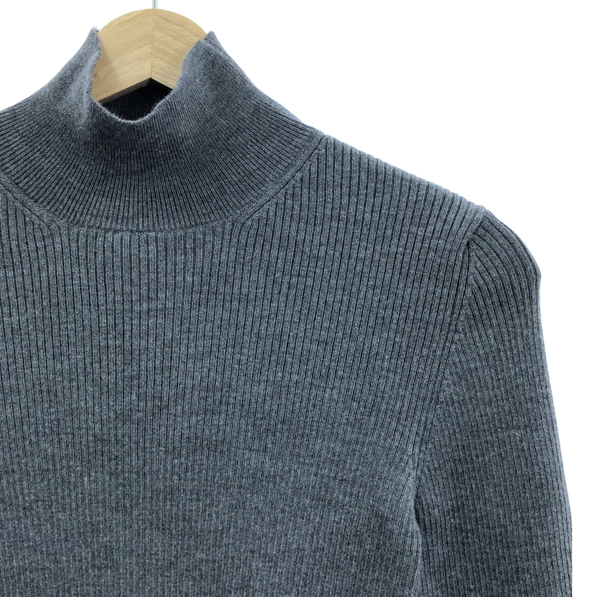 PATOU / パトゥ ウール ワンポイントロゴ ハイネック リブ ニット セーター