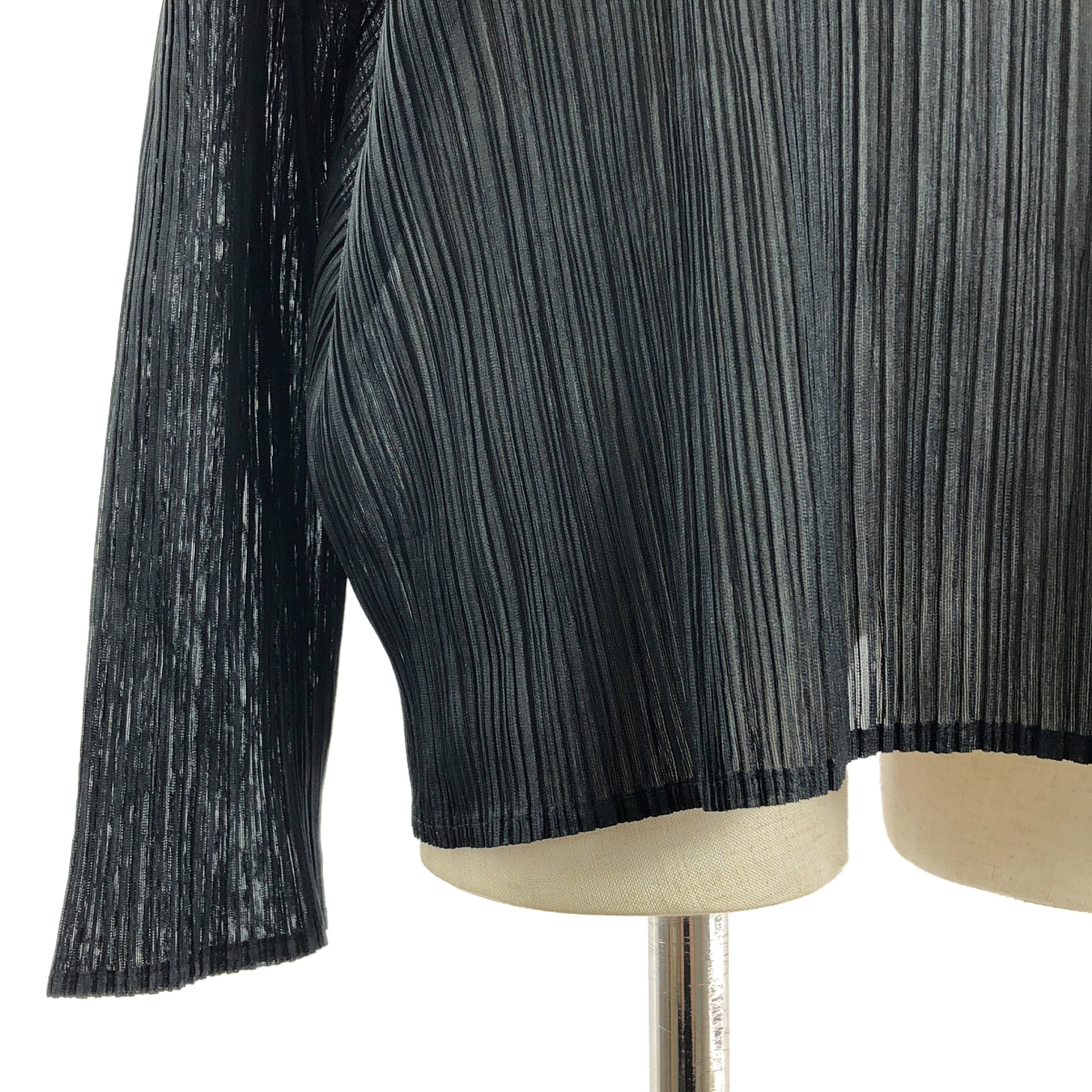 ISSEY MIYAKE / イッセイミヤケ プリーツ プルオーバー