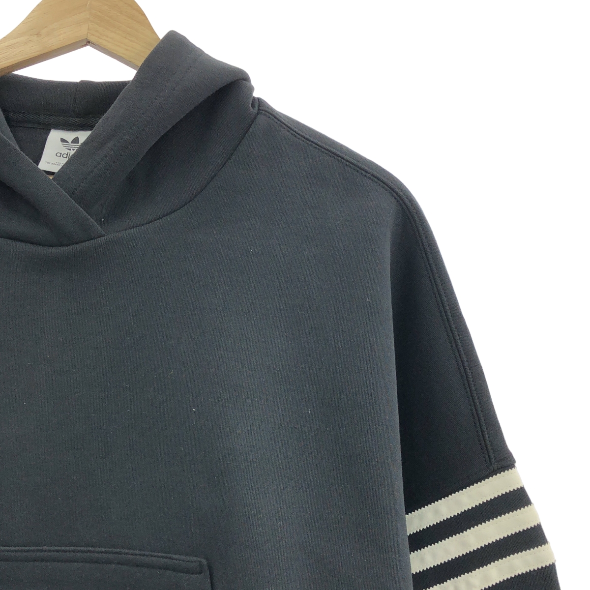 adidas / アディダス NEUCLASSICS クロップド スウェットパーカー