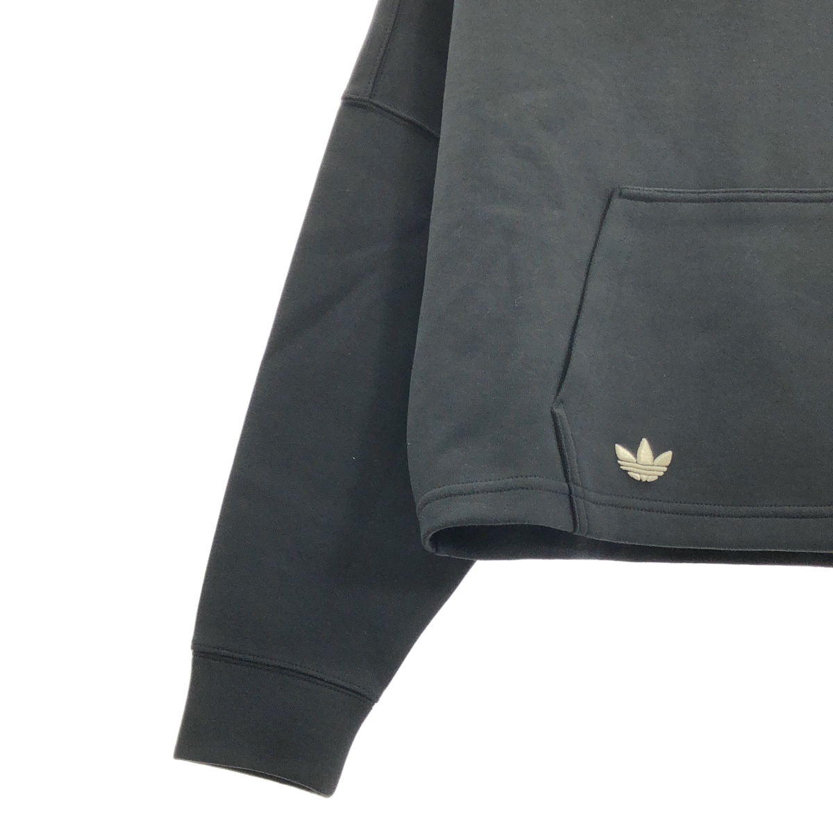 adidas / アディダス NEUCLASSICS クロップド スウェットパーカー