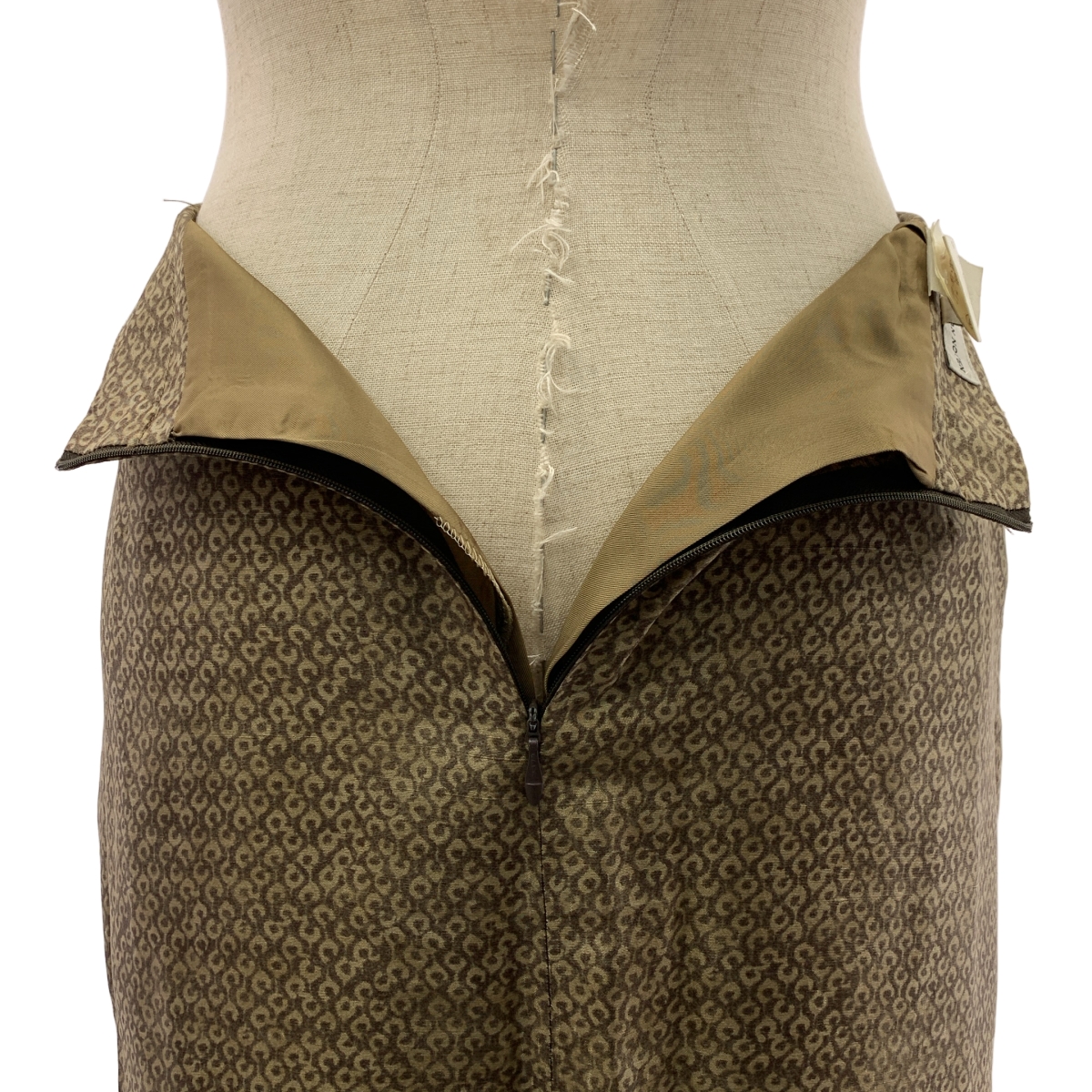 DRIES VAN NOTEN / ドリスヴァンノッテン silk 100％ / シルク 総柄 フロントボタン スカート