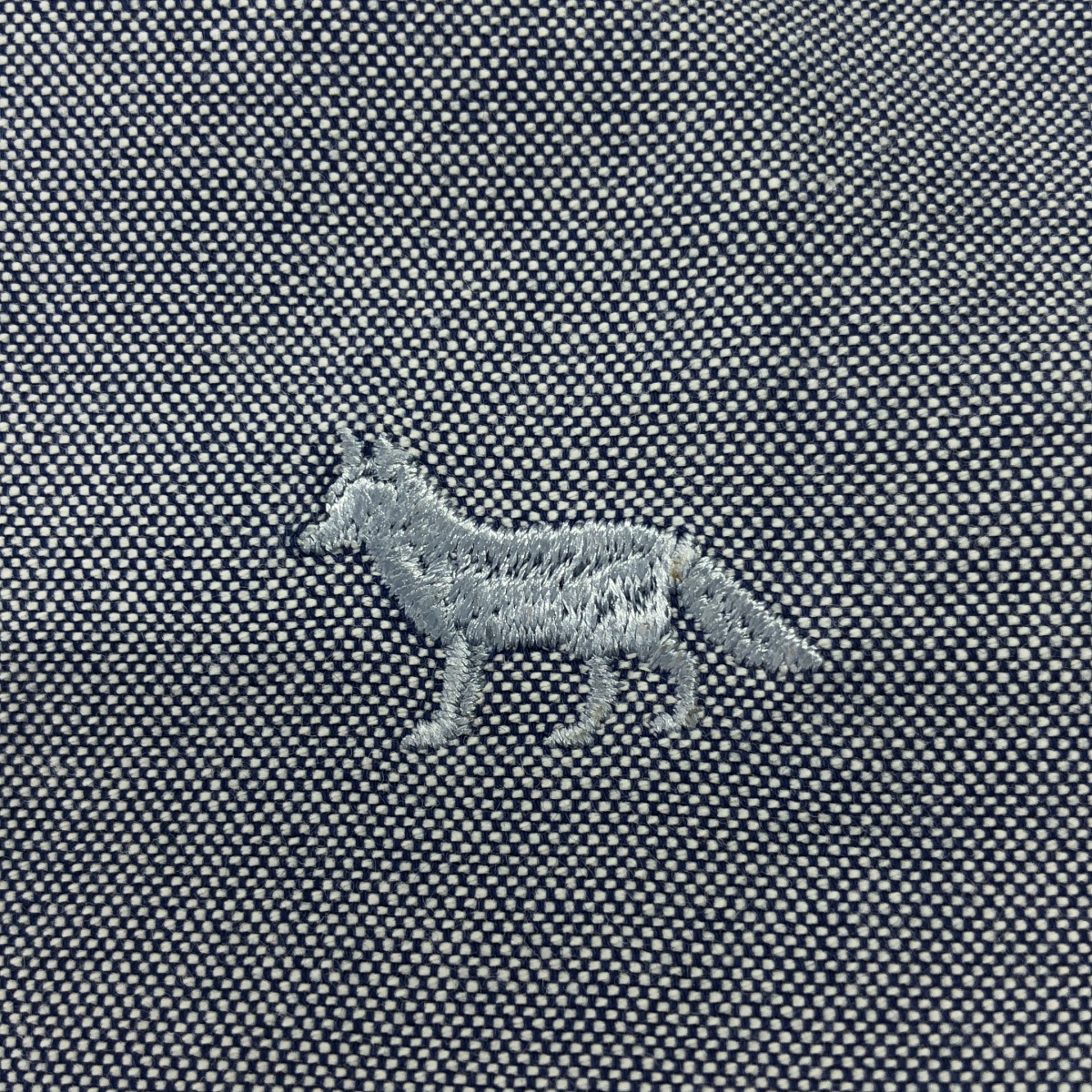 MAISON KITSUNE / メゾンキツネ コットン エンブロイダリー ロゴボタン シャツ ブラウス