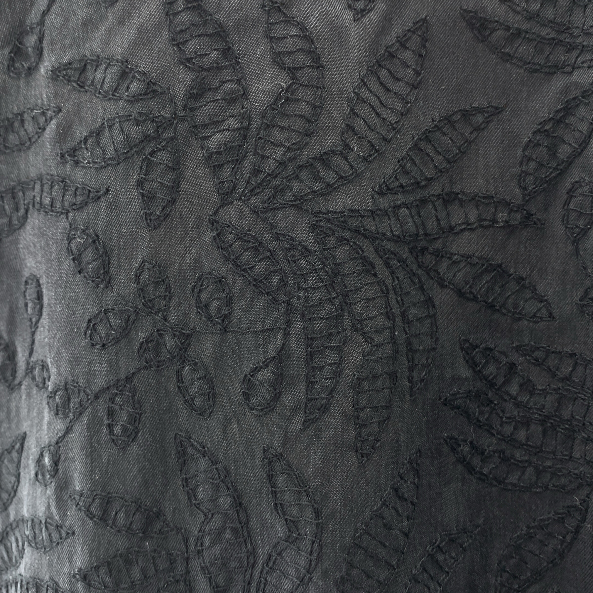 TOMORROWLAND collection / トゥモローランドコレクション ベルテッド リーフエンブロイダリー キーネック ドレス ワンピース