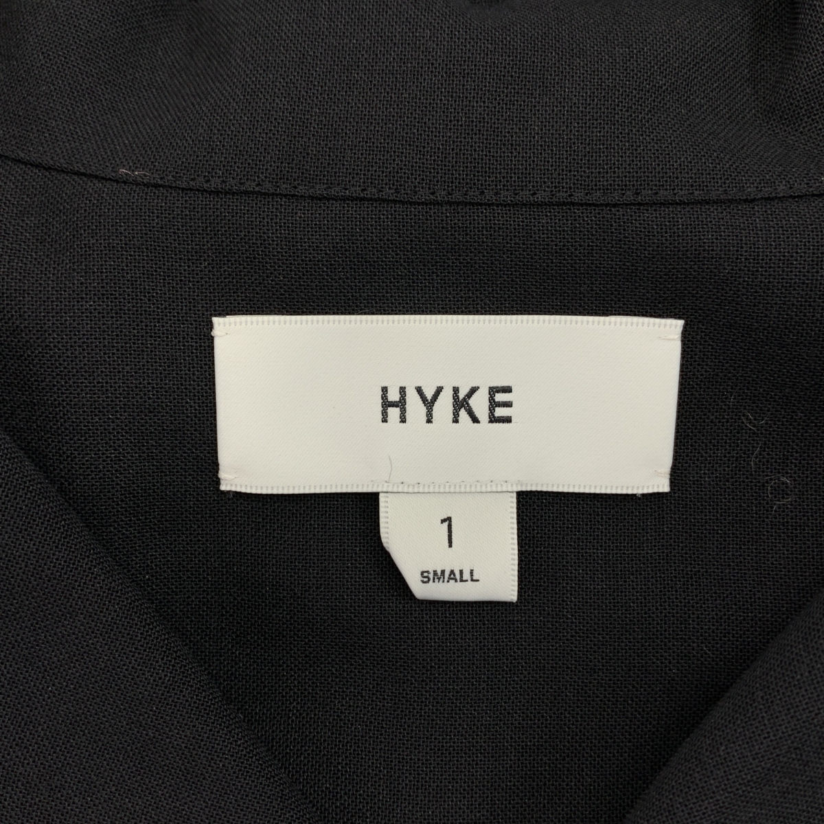 HYKE / ハイク ロゴボタン ボリュームスリーブ オープンカラー シャツ ブラウス